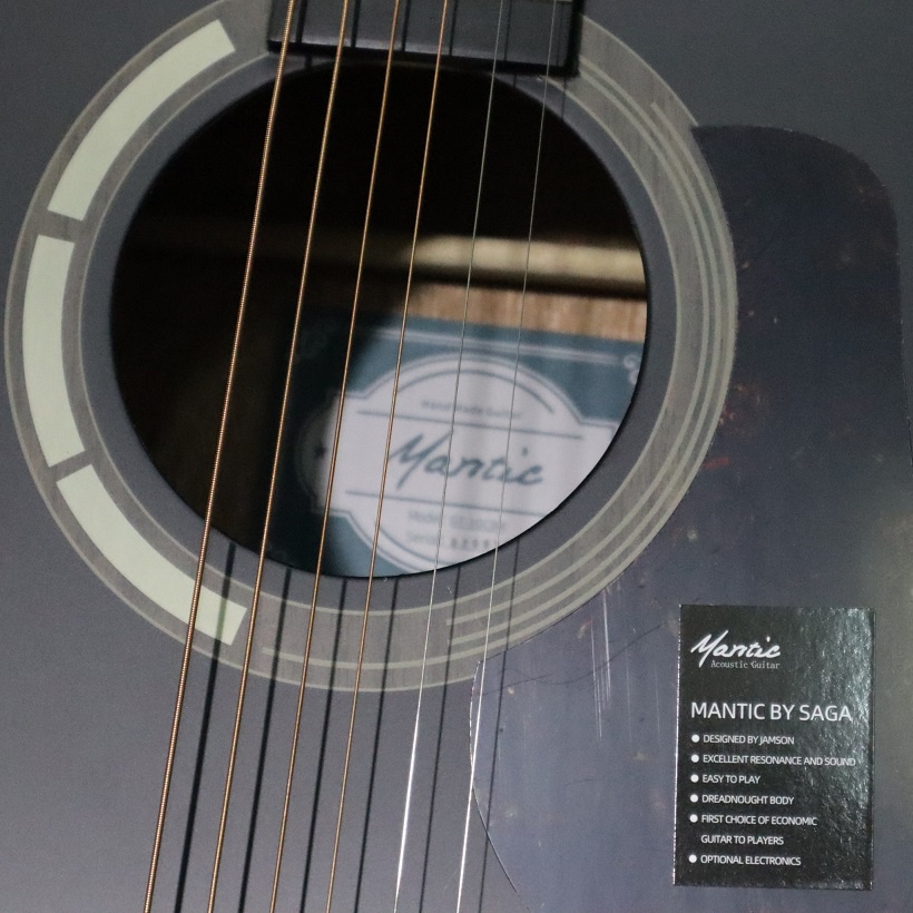 Mantic รุ่น GT-1GC กีต้าร์โปร่ง สีดำ ทรงเว้า