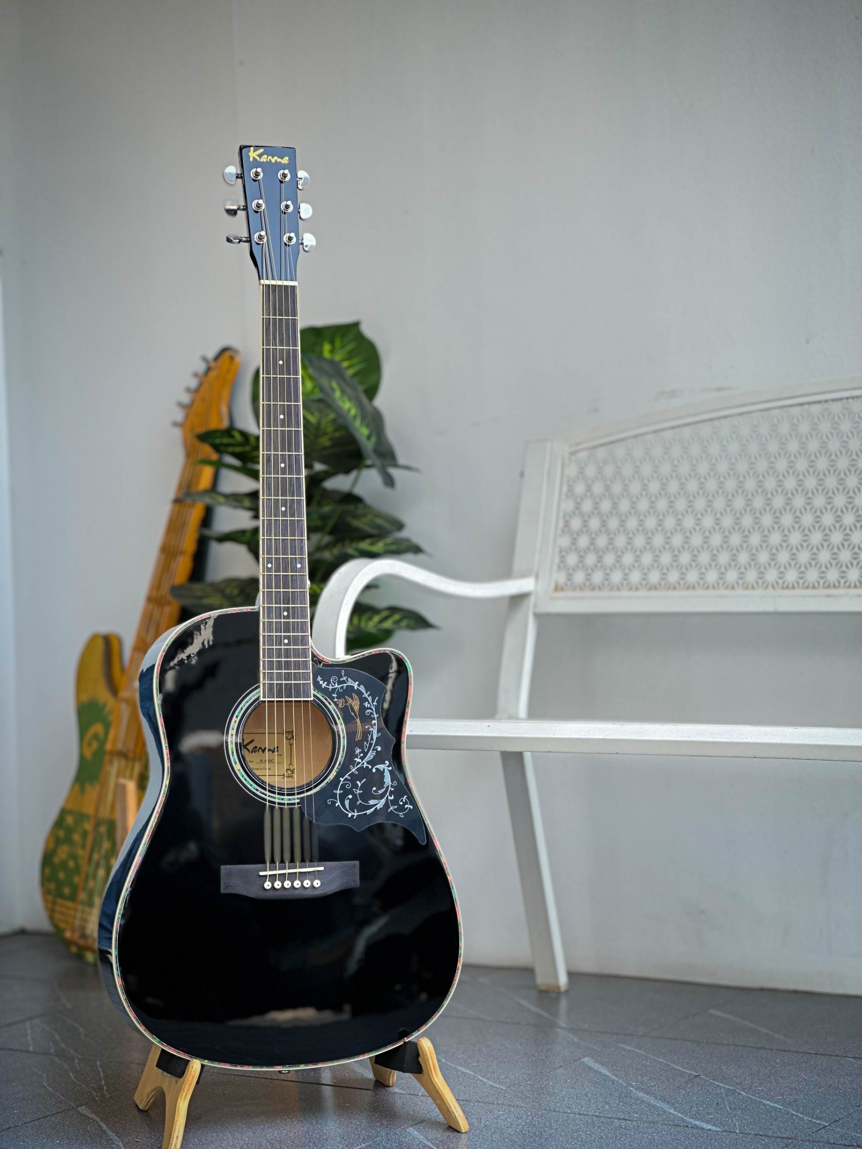 KAMA กีต้าร์โปร่ง K-410D ขนาด 41 นิ้ว NEW!! ปิ๊กกาดลายเถาวัลย์ แถมฟรี กระเป๋าNAMI ปิ๊ก4อัน คาโป้ ประแจ