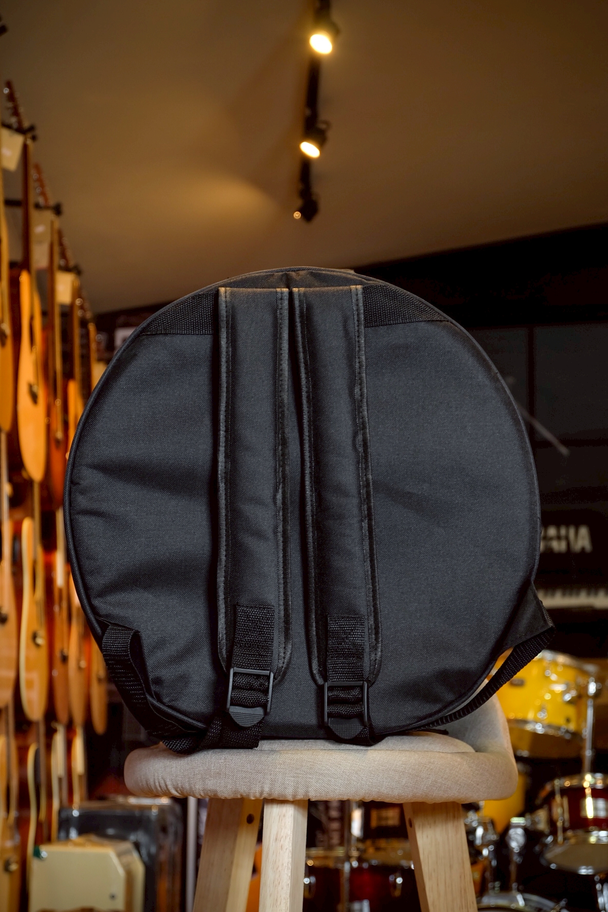 กระเป๋าสแนร์ Takane (Japan) ขนาด 14 x 7 บุฟองน้ำหนา 12 ซิปสีครีมรูปแบบทันสมัย สะพายหลังได้ ใช้งานได้สะดวก