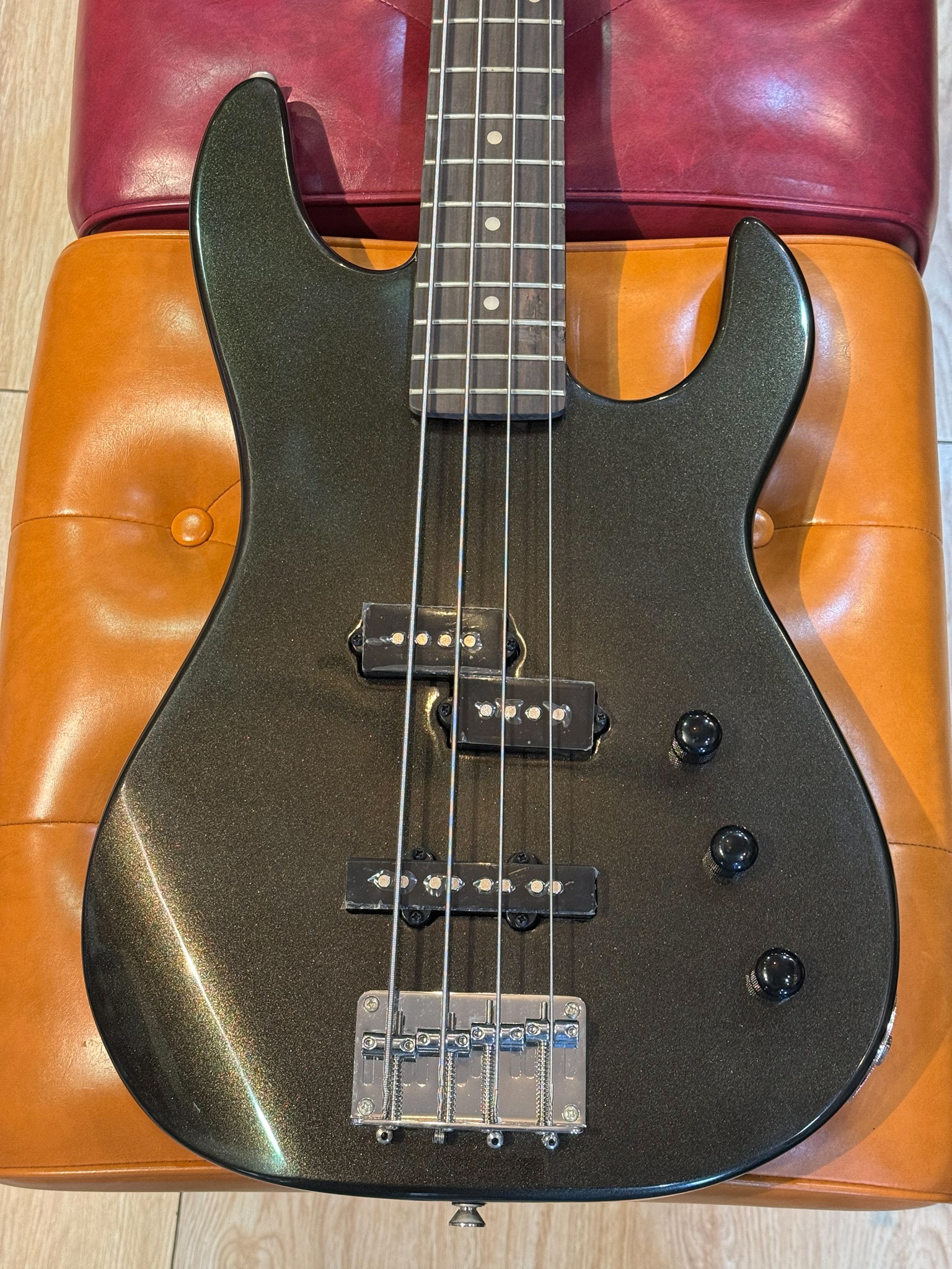 เบสไฟฟ้า Faster FTB-523 4 สาย 21 เฟรต ปิ๊กอัพ PJ Bass งานสี เมทัลลิค