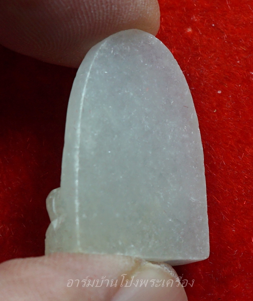 หลวงพ่อขันธ์ วัดพระศรีอารย์ พระหยกขาว พร้อมกล่องเดิม(องค์ที่12)