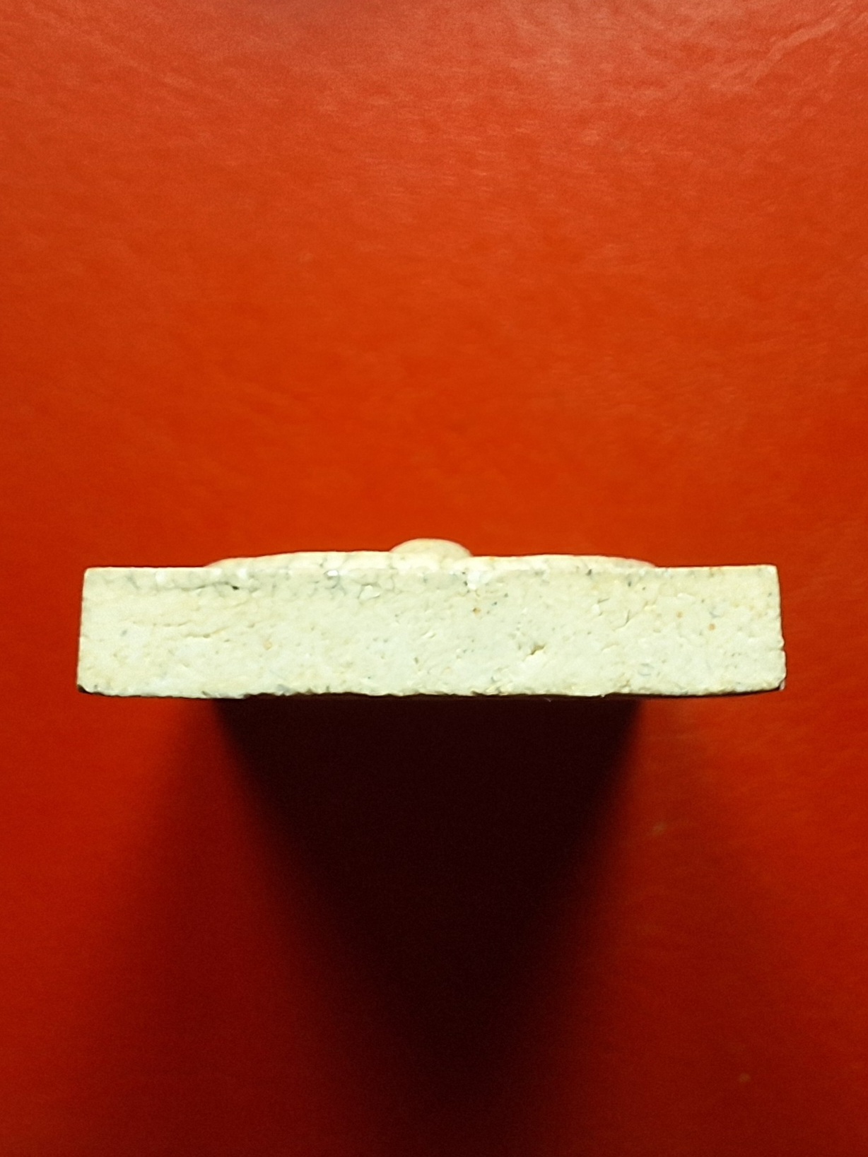 พระสมเด็จ วัดระฆังโฆษิตาราม รุ่นแตกลายงา ปี๒๕๕๖ ด้านหน้าปั๊มโค๊ตระฆัง ด้านหลังปั๊มตราวัด(องค์ที่1)