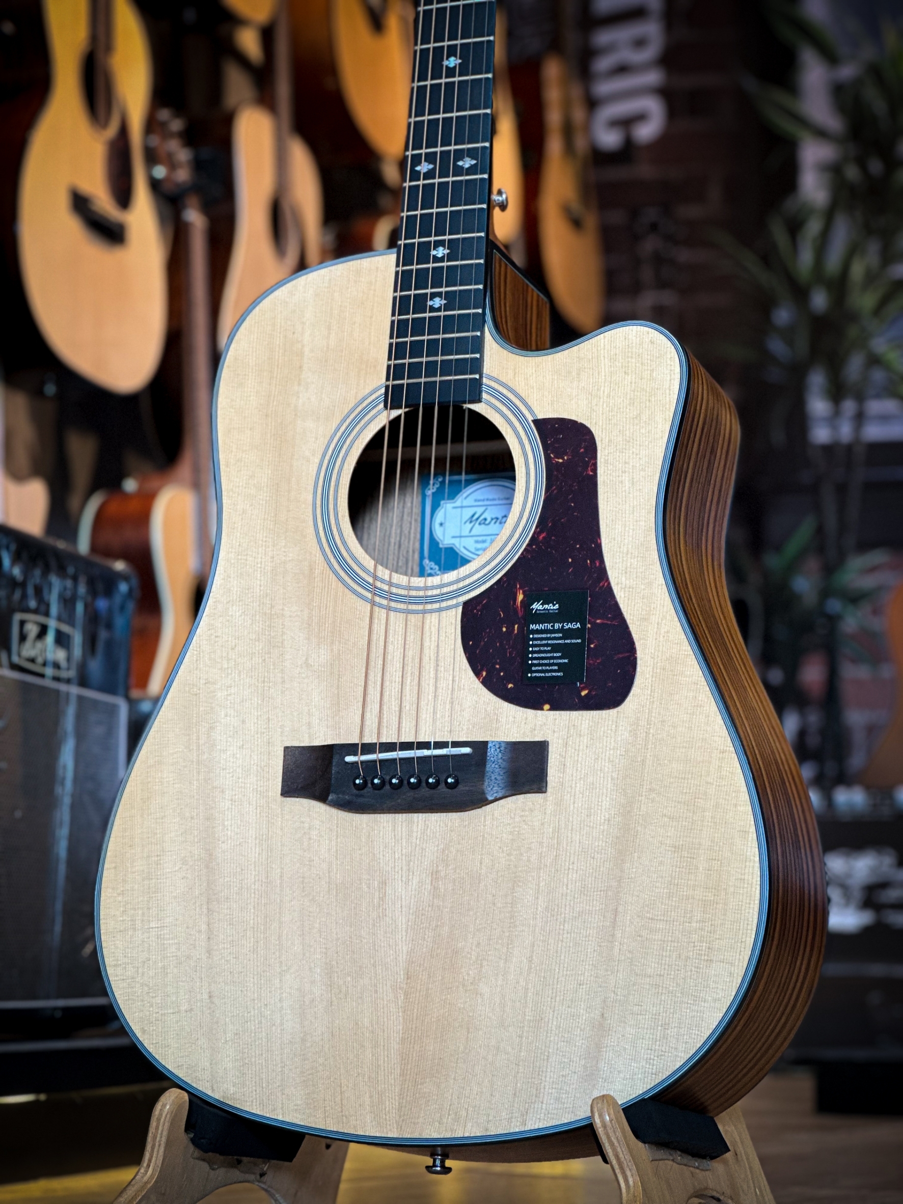 Mantic กีต้าร์โปร่ง รุ่น AG-370C ทัชชิ่งดี จับง่าย 41 นิ้ว กีตาร์โปร่ง พร้อมกระเป๋า ปิ๊ก4อัน ใบคอร์ด ประแจ คาโป้