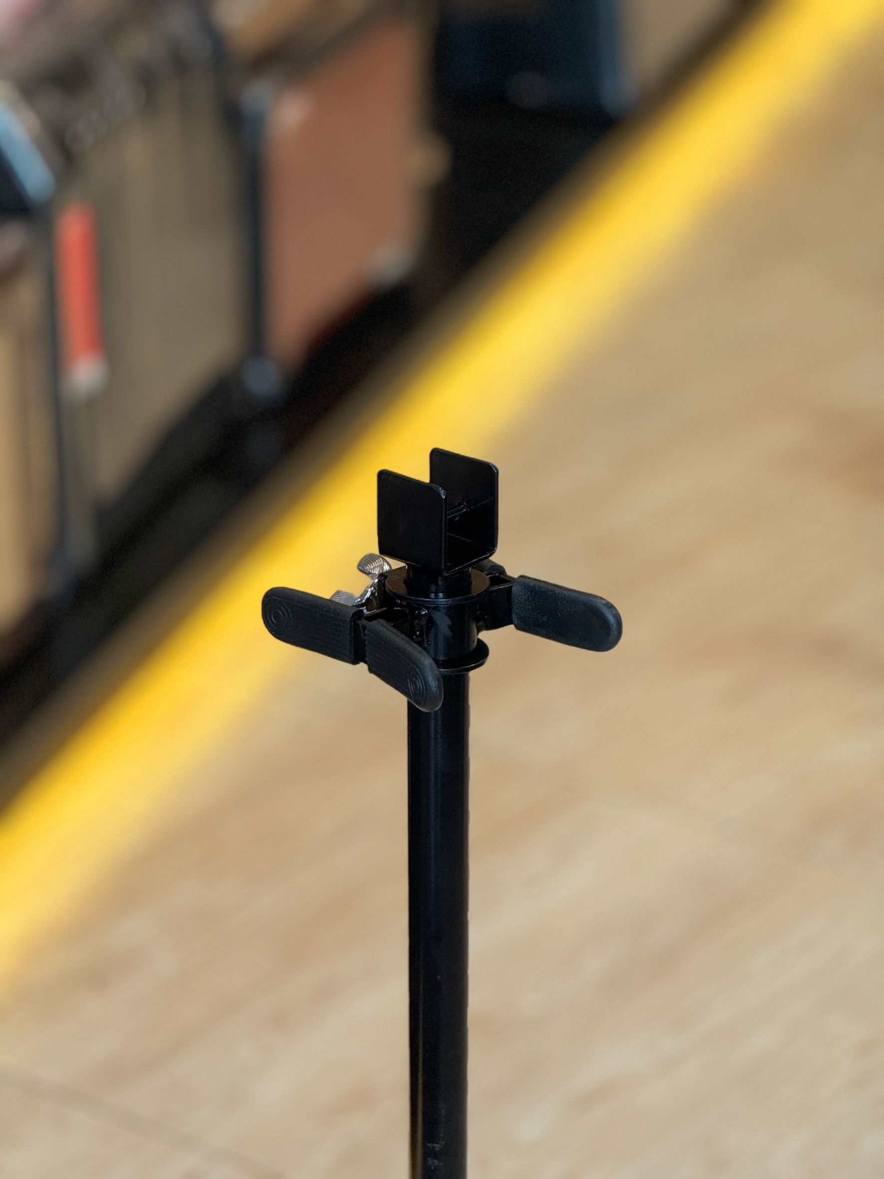 Conga Stand Black ขาตั้งกลองทอมบ้า Future / Makana แบบแขวน รุ่นหูเสียบเหลี่ยมตรง วัสดุแข็งแรง ทนทาน