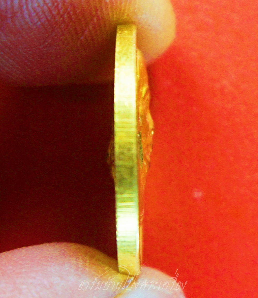 หลวงพ่อเพี้ยน วัดเกริ่นกฐิน หลังหน้าเสือมหาอำนาจบารมี ฉลองอายุ๘๒ปี ปี๒๕๕๒ เนื้อกะไหล่ทอง(องค์ที่1)