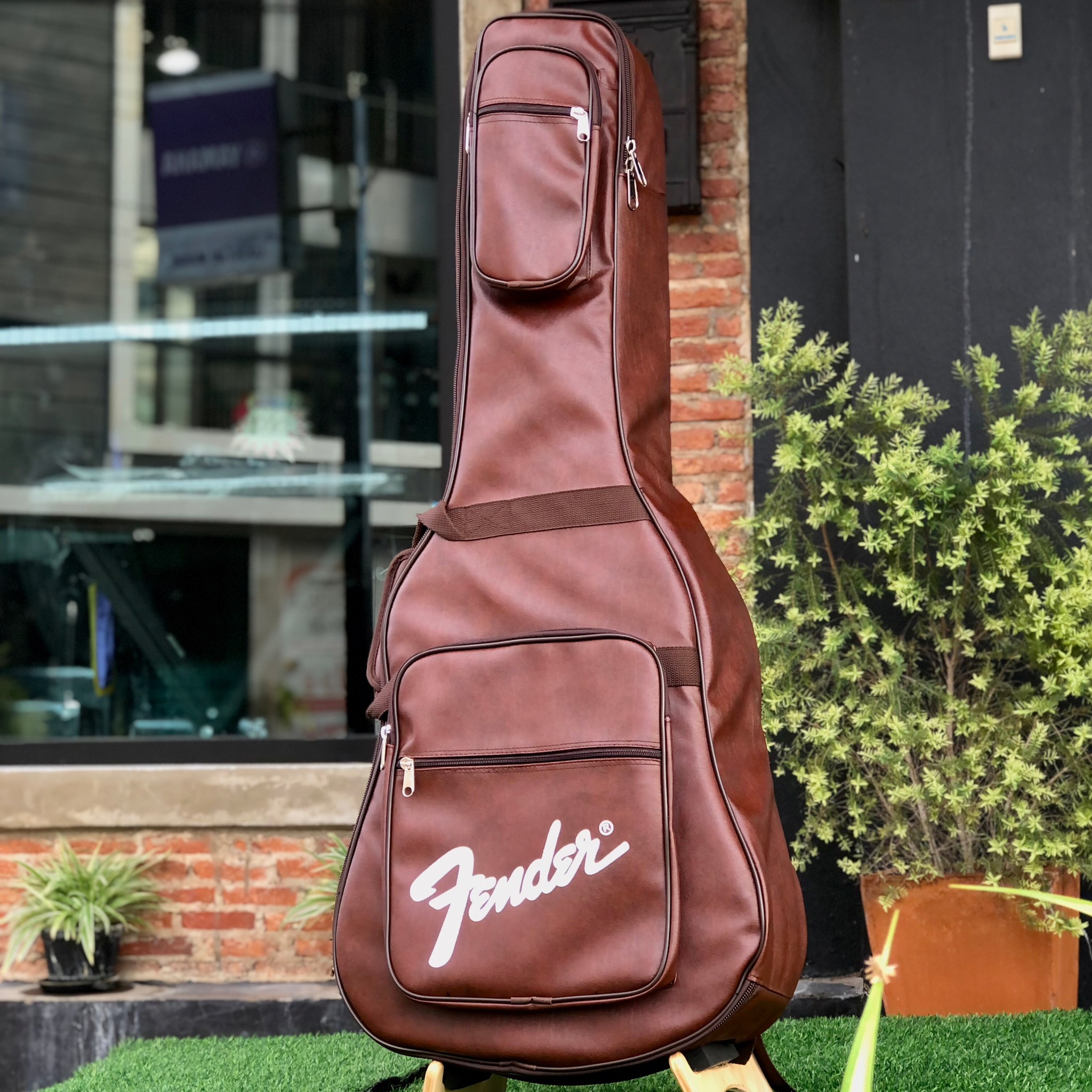 กระเป๋ากีต้าร์โปร่ง หนัง 41 นิ้ว Fender สีดำ / น้ำตาลเข้ม / น้ำตาลอ่อน บุฟองน้ำหนา 12 มิล กันน้ำ กันฝุ่น มีหมอนรองคอ