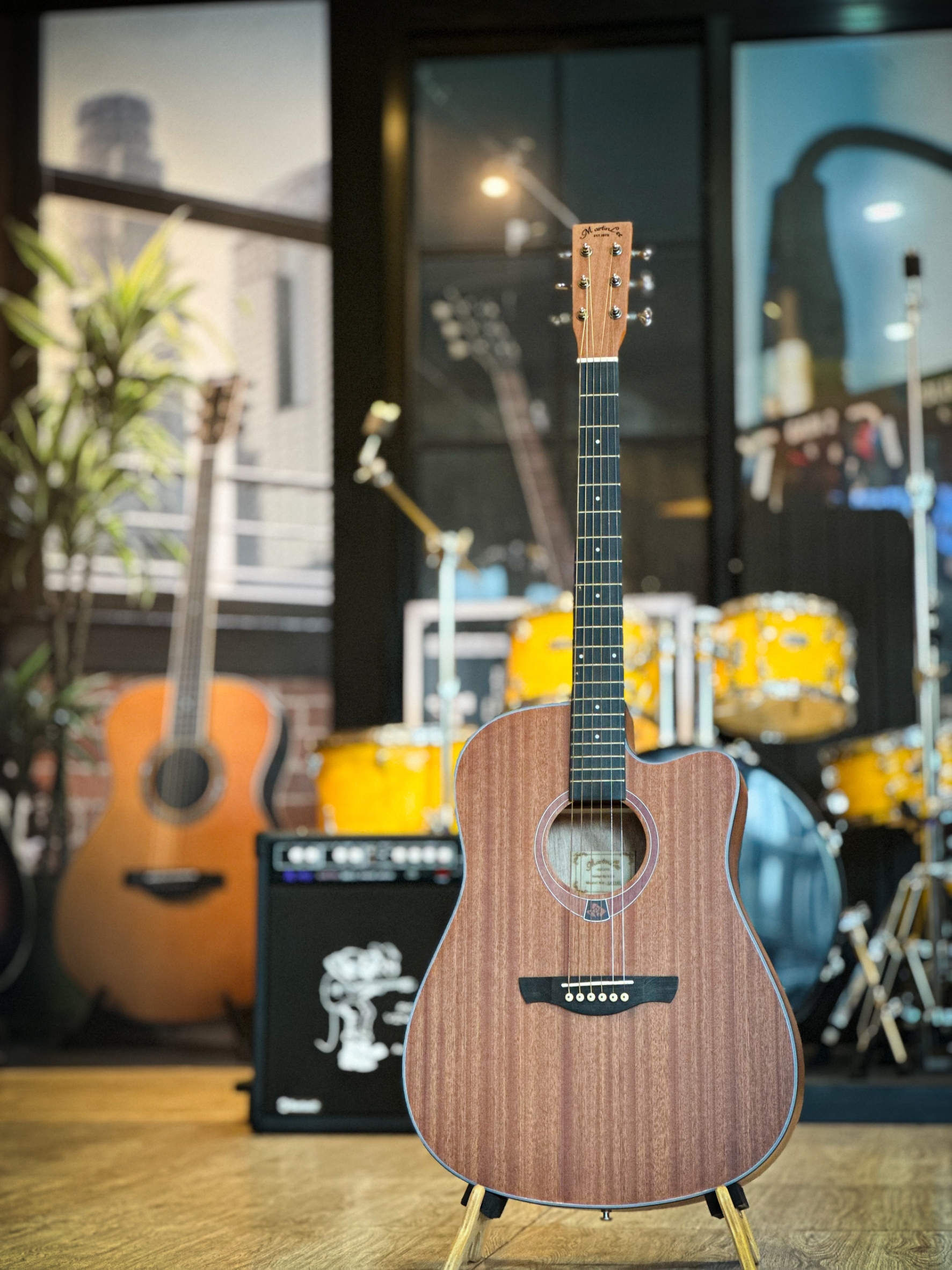 กีตาร์โปร่งไฟฟ้า Martin lee L4114 กีต้าร์โปร่ง ขนาด 41 นิ้ว ฟรี กระเป๋า ปิ๊ก4อัน ใบคอร์ด