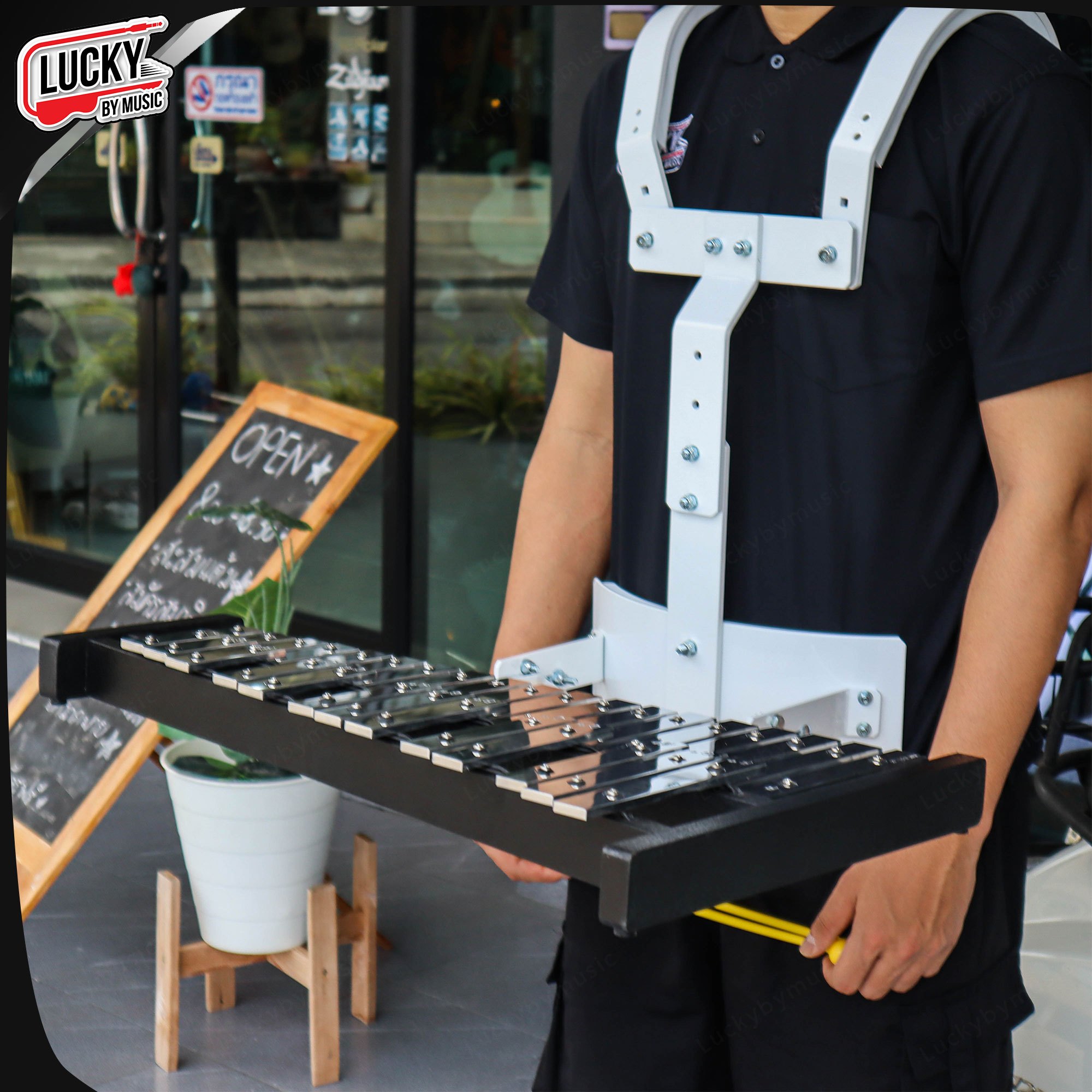 Sterling มาร์ชชิ่งเบลล์ 32 คีย์ พร้อมชุดสะพายและไม้ตี 2 คู่ ให้เสียงที่ใส กังวาล เหมาะสำหรับวงดนตรีขนาดเล็กและขนาดกลาง