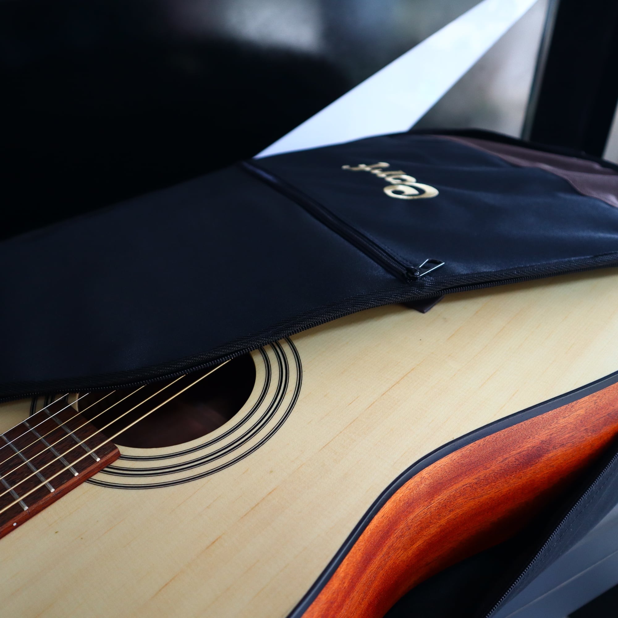 กีต้าร์โปร่ง CORT รุ่น AD-810 พร้อมกระเป๋า ปิ๊กประแจ