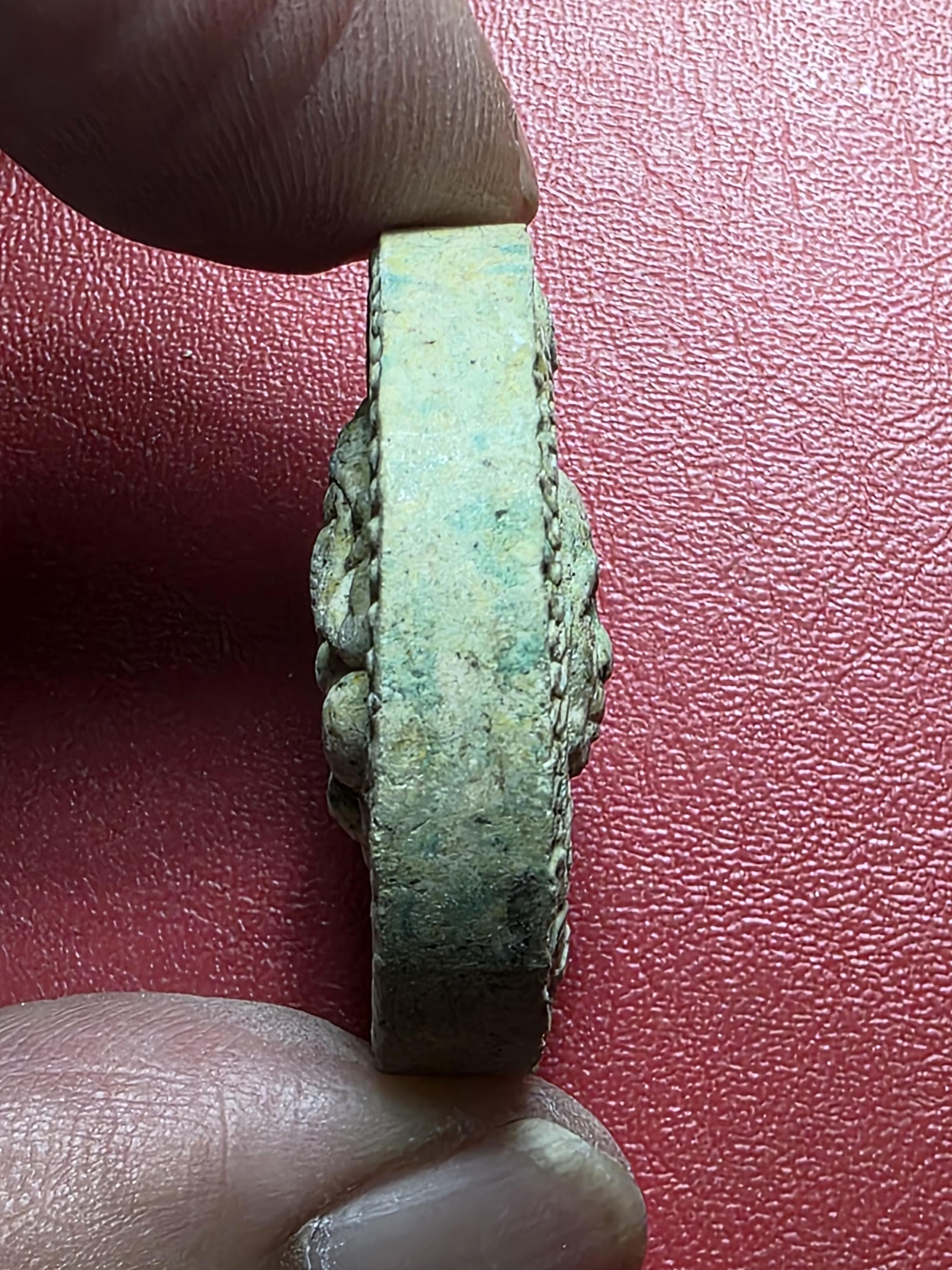 หลวงปู่แผ้ว ปวโร วัดกำแพงแสน หลังพระพิฆเนตร เนื้อผงพุทธคุณ(องค์ที่1)