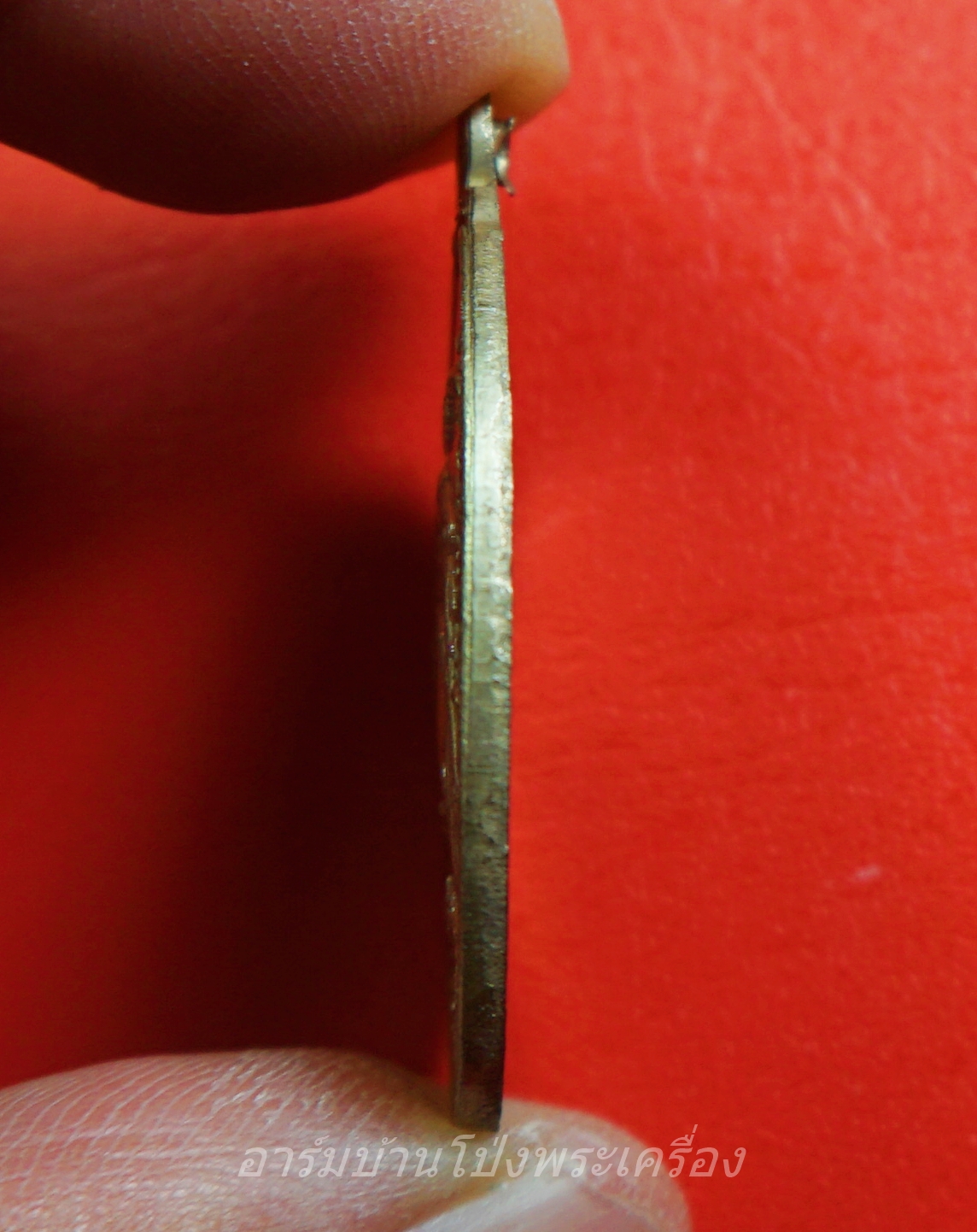 หลวงพ่อโก๊ะ วัดเก้าห้อง รุ่นปฏิสังขรอุโบสถ ปี๒๕๓๔ ขาไป เนื้อเงิน(องค์ที่1)