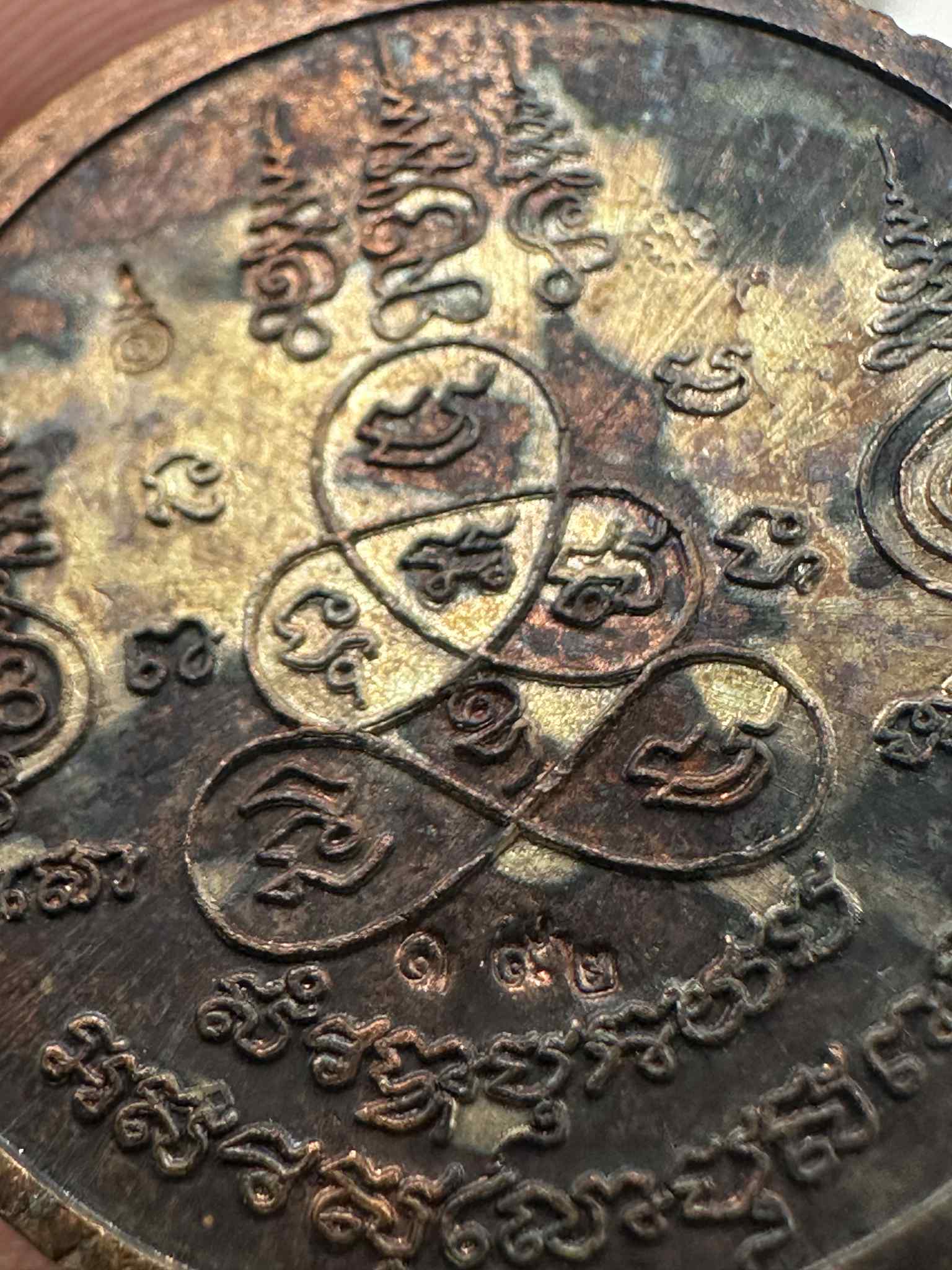 43.เหรียญเนื้อนวะหน้ากากเงิน CODE:192 พ่อพรายกระซิบ รุ่นแรก คนดีผีคุ้ม อาจารย์ดอย เมืองตรัง สำนักอาจารย์เณรดอย จังหวัดตรัง ปี 2565