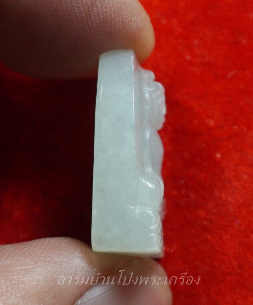 หลวงพ่อขันธ์ วัดพระศรีอารย์ พระหยกขาว พร้อมกล่องเดิม(องค์ที่7)