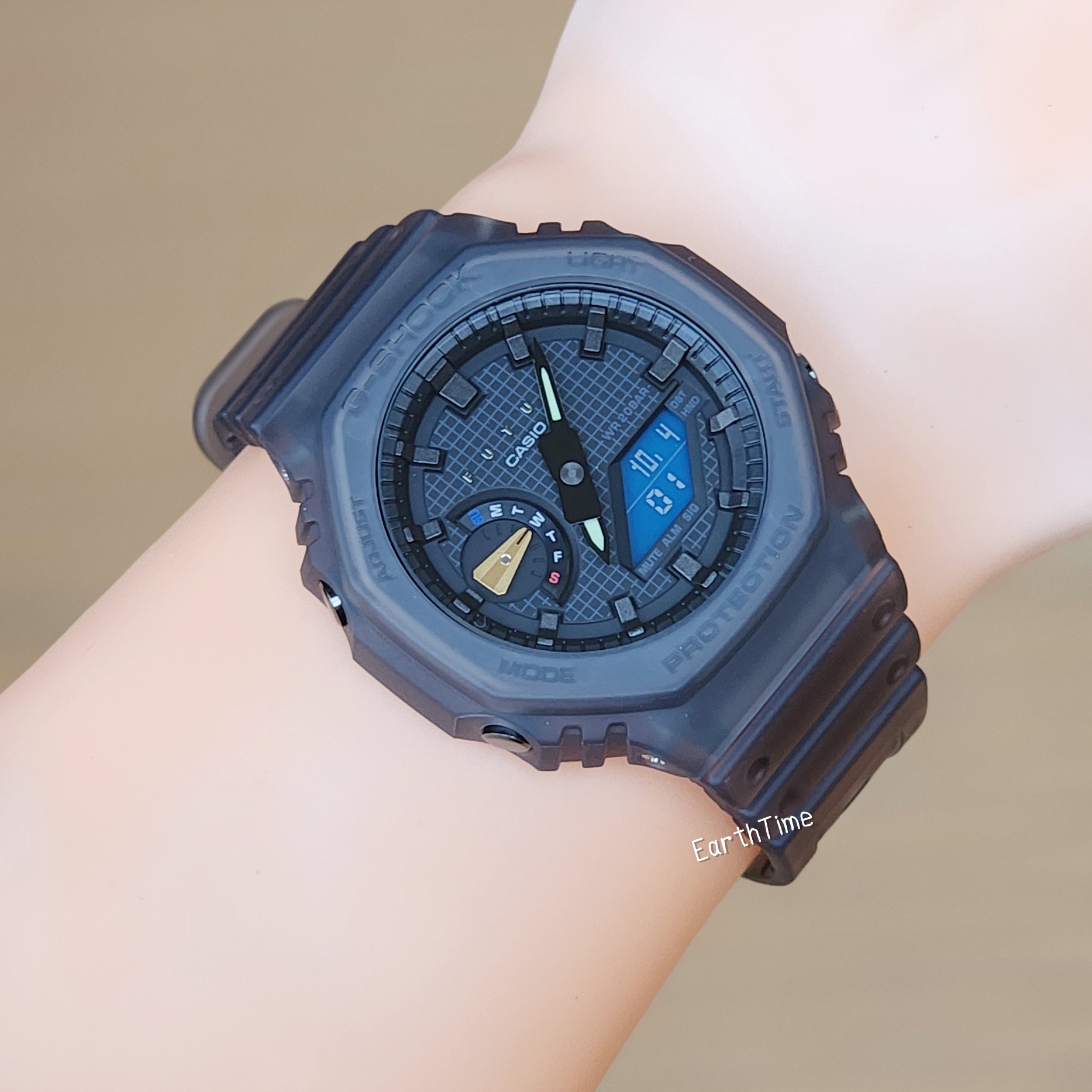 GA-2100FT-8A l FUTUR x G-Shock l G-SHOCK