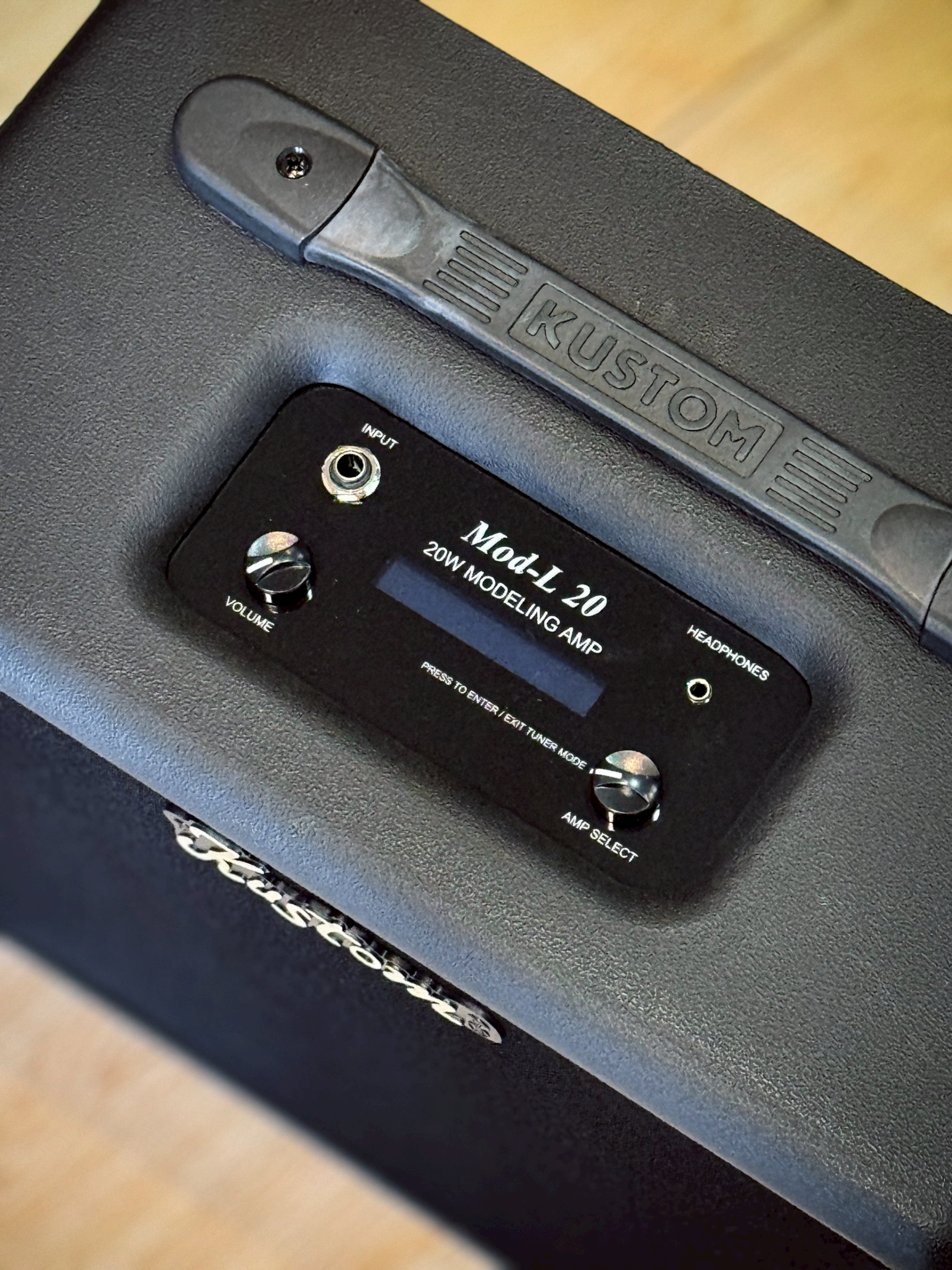 แอมป์กีตาร์ไฟฟ้า Kustom MOD-L 20 มีเอฟเฟค 24 เสียง จำลองเสียงหัวแอมป์ พร้อม Tuner ตั้งเสียง