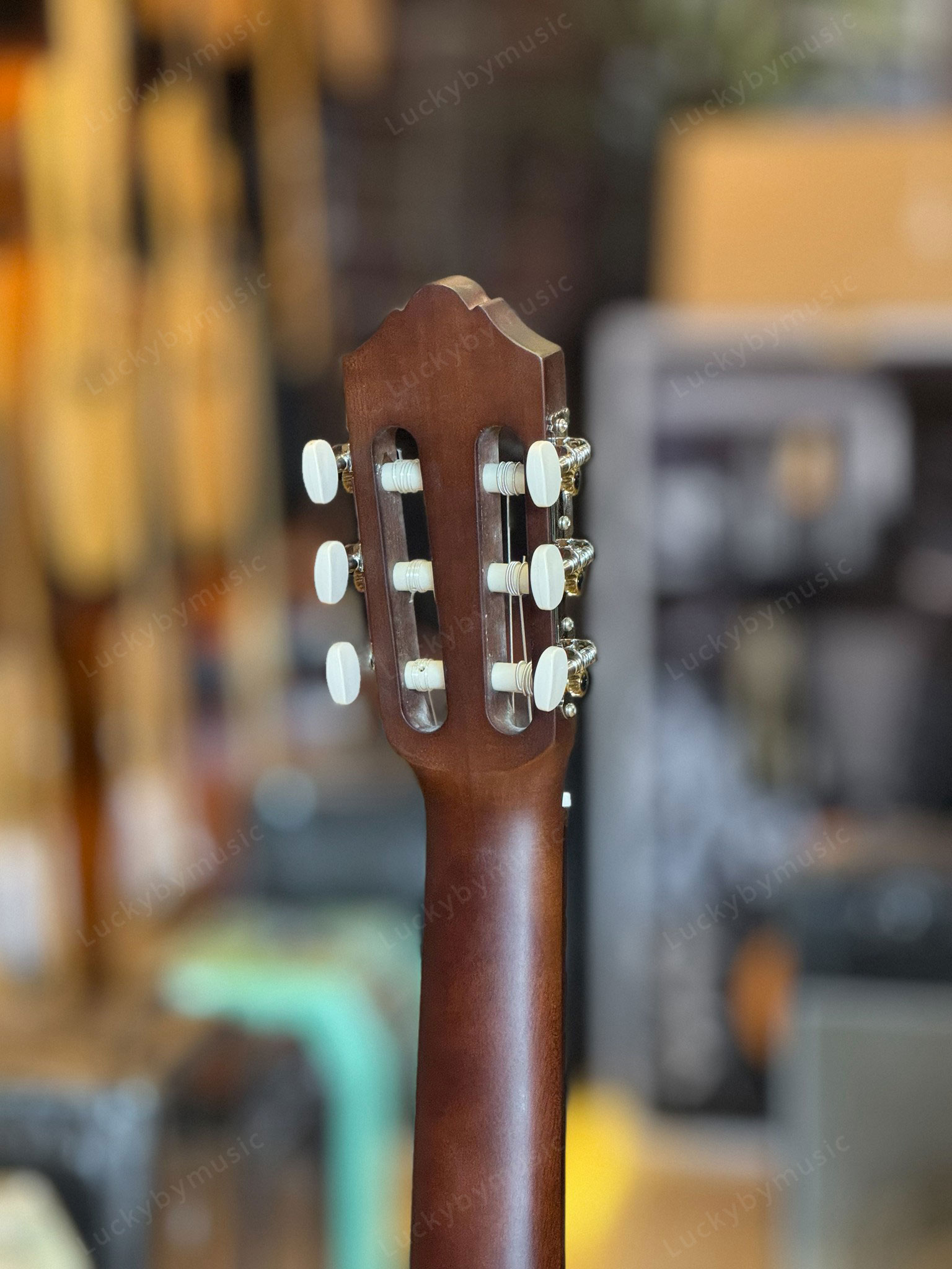 Yamaha® C40 Classical Guitar กีตาร์คลาสสิค ขนาด 39 นิ้ว รุ่น C40//02 Natural | จัดส่งในประเทศ ของแท้ 100%