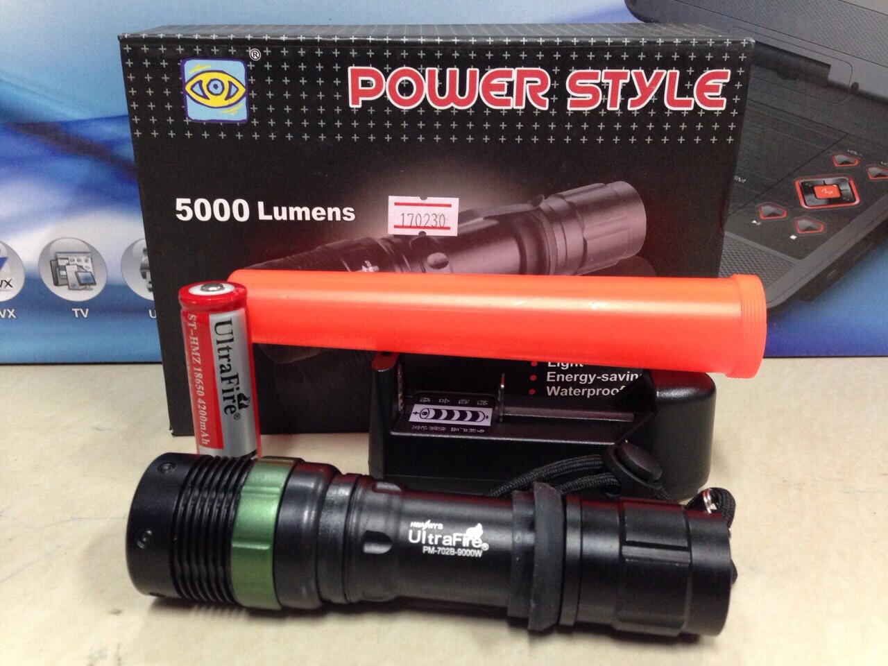 ไฟฉายตำรวจ LED Ultrafire cree PM-702B