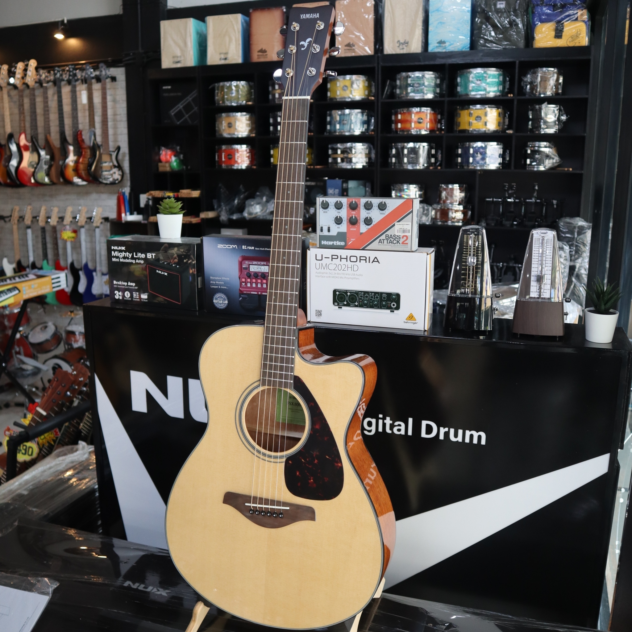 กีต้าร์โปร่งไฟฟ้า Yamaha รุ่น FSX800C //02