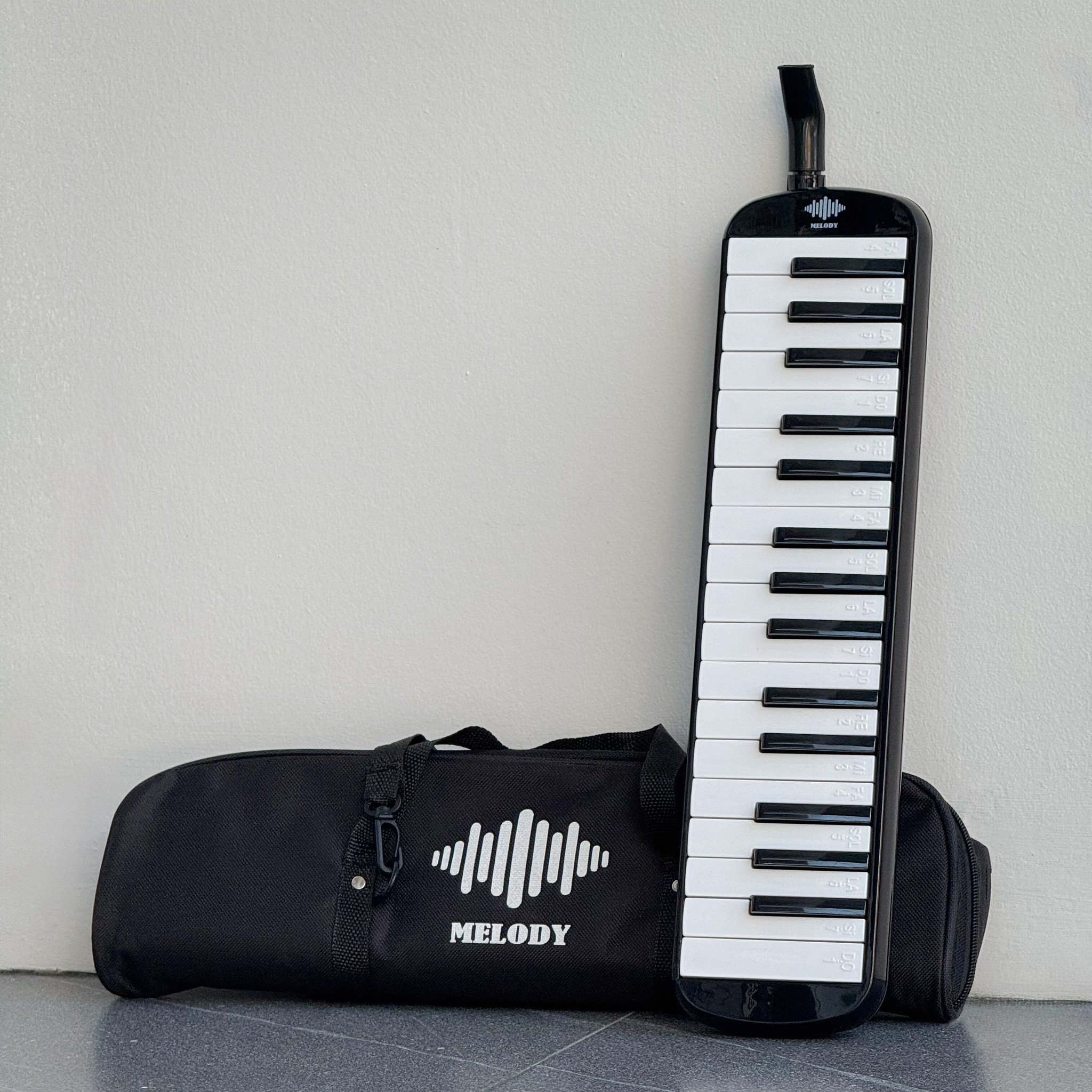 เมโลเดี้ยน Melody 32 คีย์ 5 สี มาตรฐานโรงเรียน ของแถม ปากเป่า สายเป่า ผ้าเช็ดเมโลเดียน และกระเป๋า
