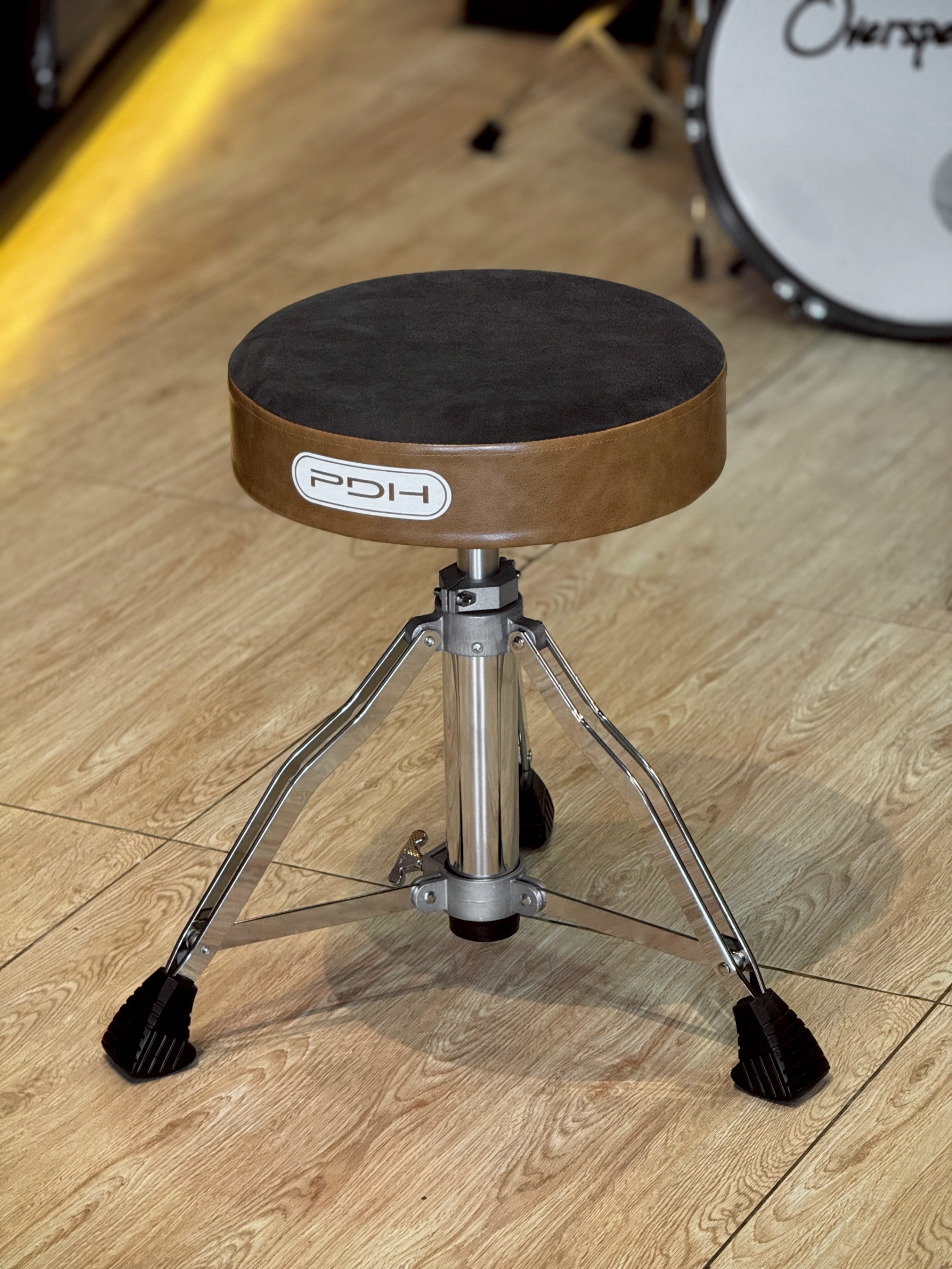 เก้าอี้กลอง PDH เบาะหนังหนามากๆ แบบกลม เก้าอี้กลองชุด หนานุ่ม ขาเกลียวด้านในแข็งแรง รับน้ำหนัก100kg.