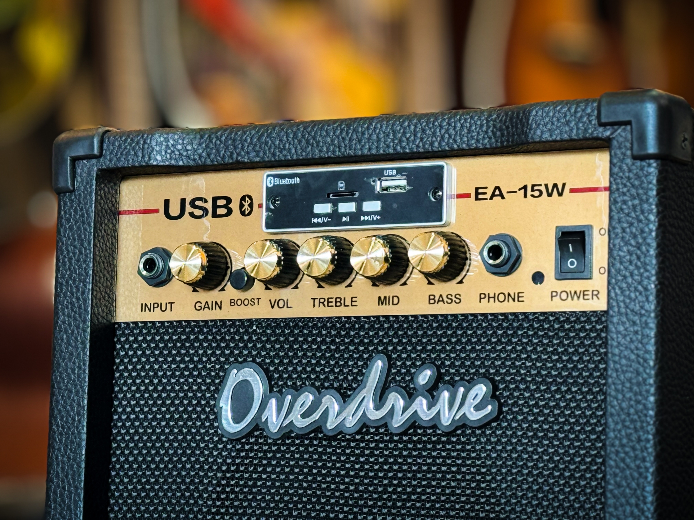ตู้แอมป์ Overdrive รุ่น EA-15W USB เปิดฟังเพลง พร้อมเล่นกีต้าร์ แอมป์ 15 วัตต์ / มีปลายทางค่ะ