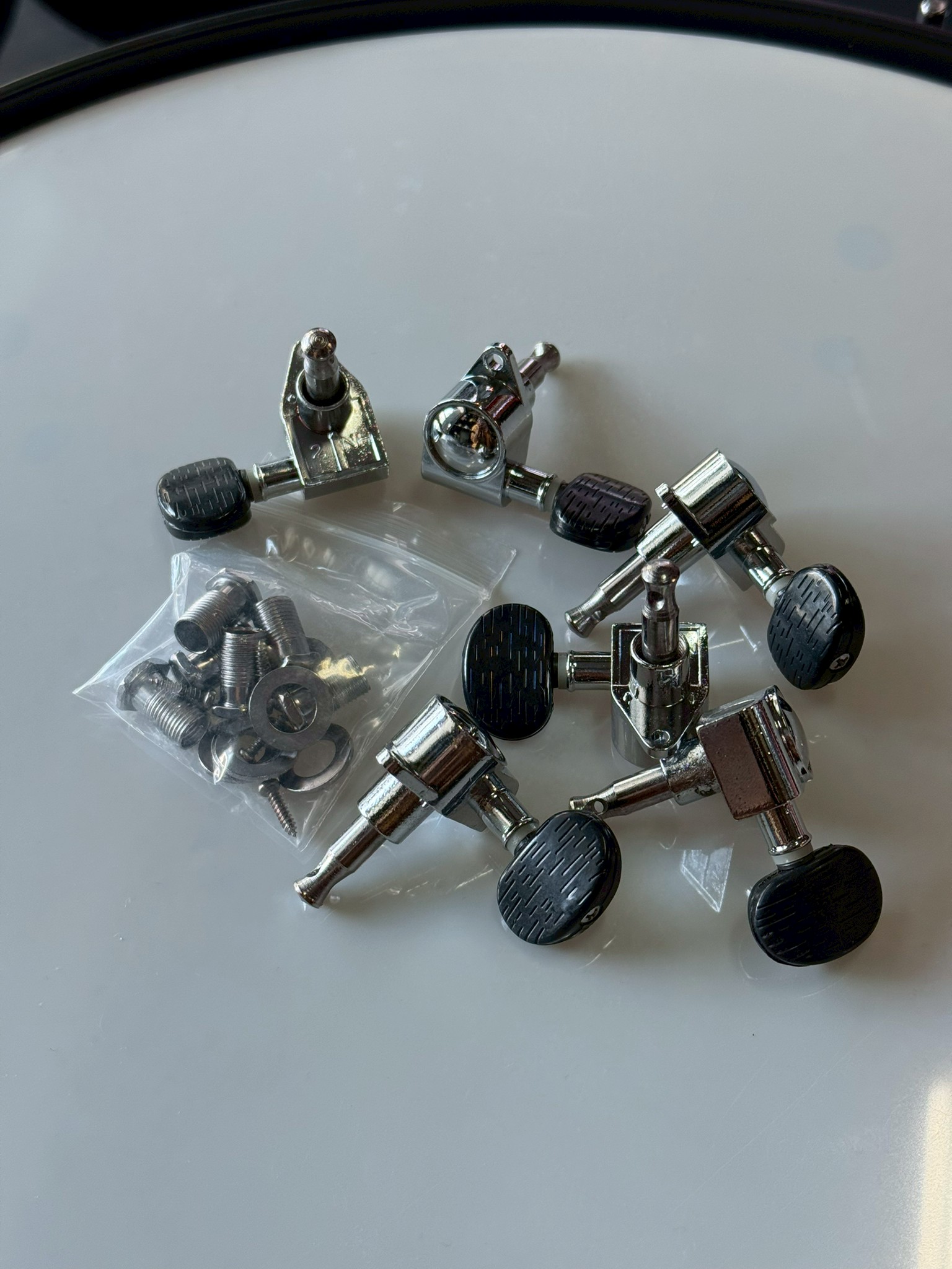 ลูกบิดกีตาร์ Proline ใช้ได้ทั้งกีต้าร์โปร่ง / กีต้าร์ไฟฟ้า ลูกบิด ครบชุด 6 ชิ้น พร้อมใช้งาน ทนทาน แข็งแรง