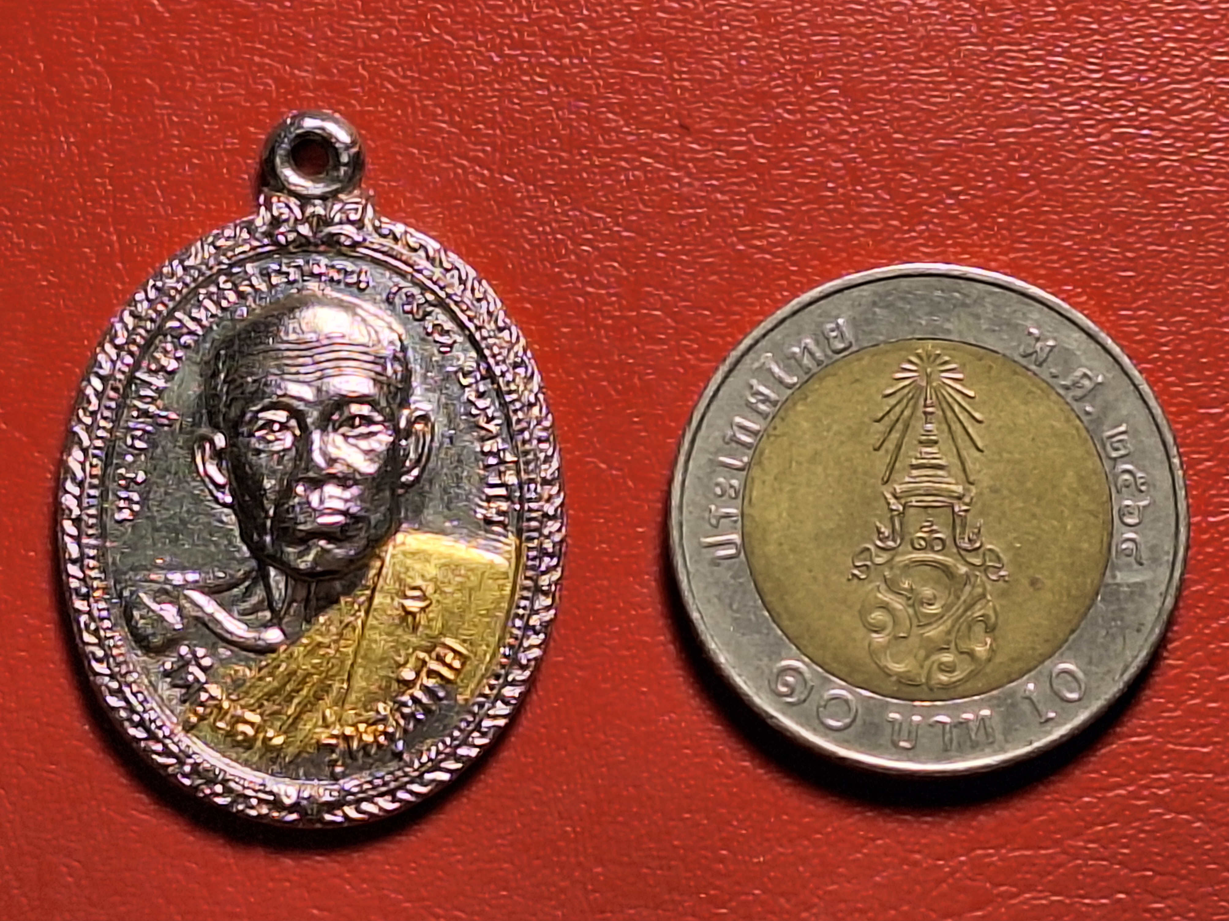 หลวงพ่อพิณ วัดอุบลวรรณาราม รุ่นสุดท้าย ปี๒๕๑๙ เนื้อกะไหล่เงิน(องค์ที่1)