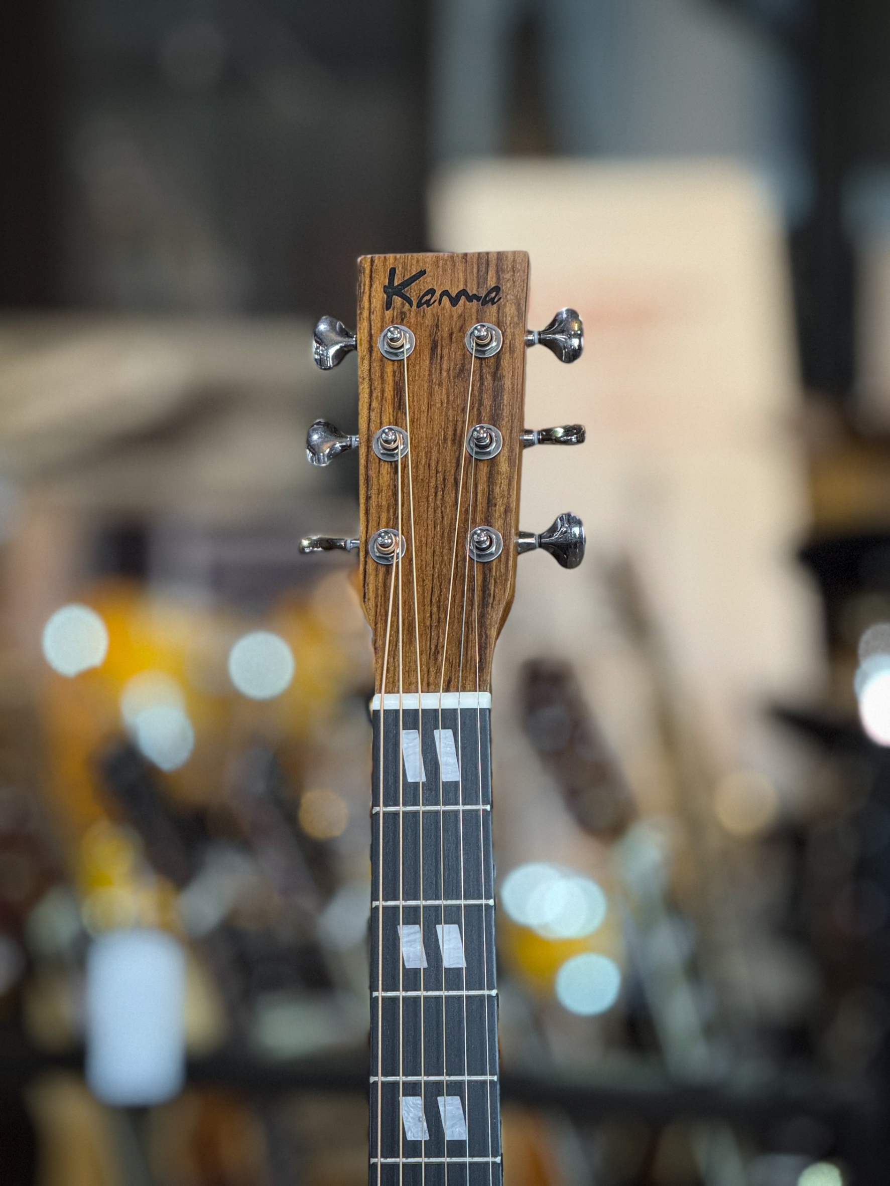Kama กีตาร์โปร่ง รุ่น K-4117C ขนาด 41 นิ้ว เสียงกังวาน ไม้วอลนัท พร้อม กระเป๋าNami ปิ๊ก4อัน ประแจ คาโป้