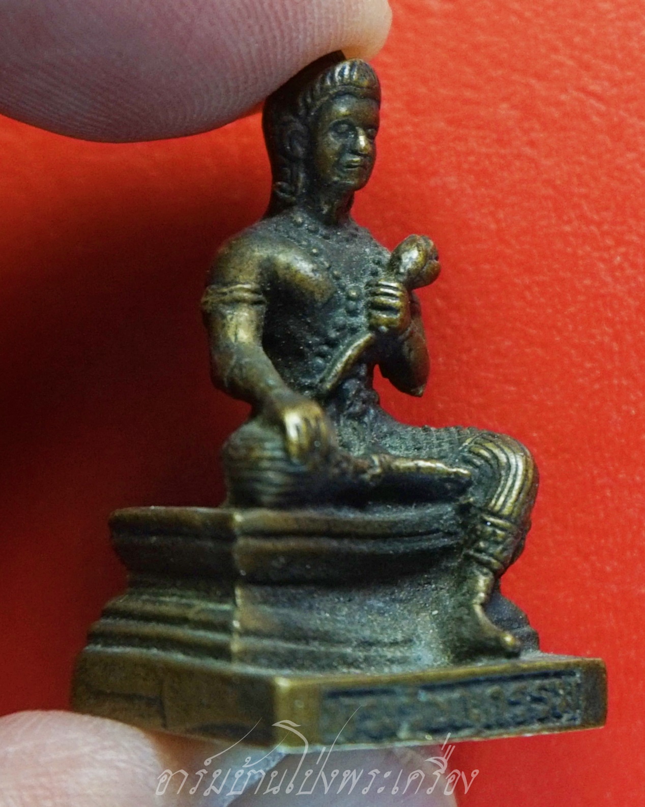 รูปหล่อพระวิษณุ เทพแห่งศิลปะการช่าง ประทับนั่ง ถือดอกบัว เนื้อทองเหลือง(องค์ที่2)