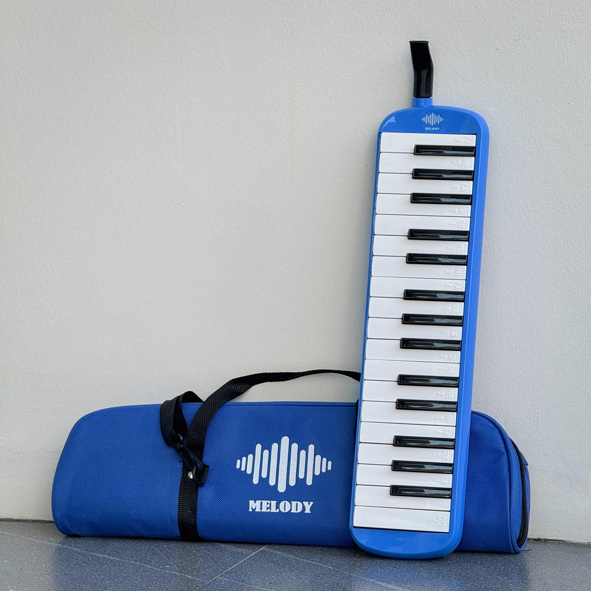 เมโลเดี้ยน Melody 32 คีย์ 5 สี มาตรฐานโรงเรียน ของแถม ปากเป่า สายเป่า ผ้าเช็ดเมโลเดียน และกระเป๋า