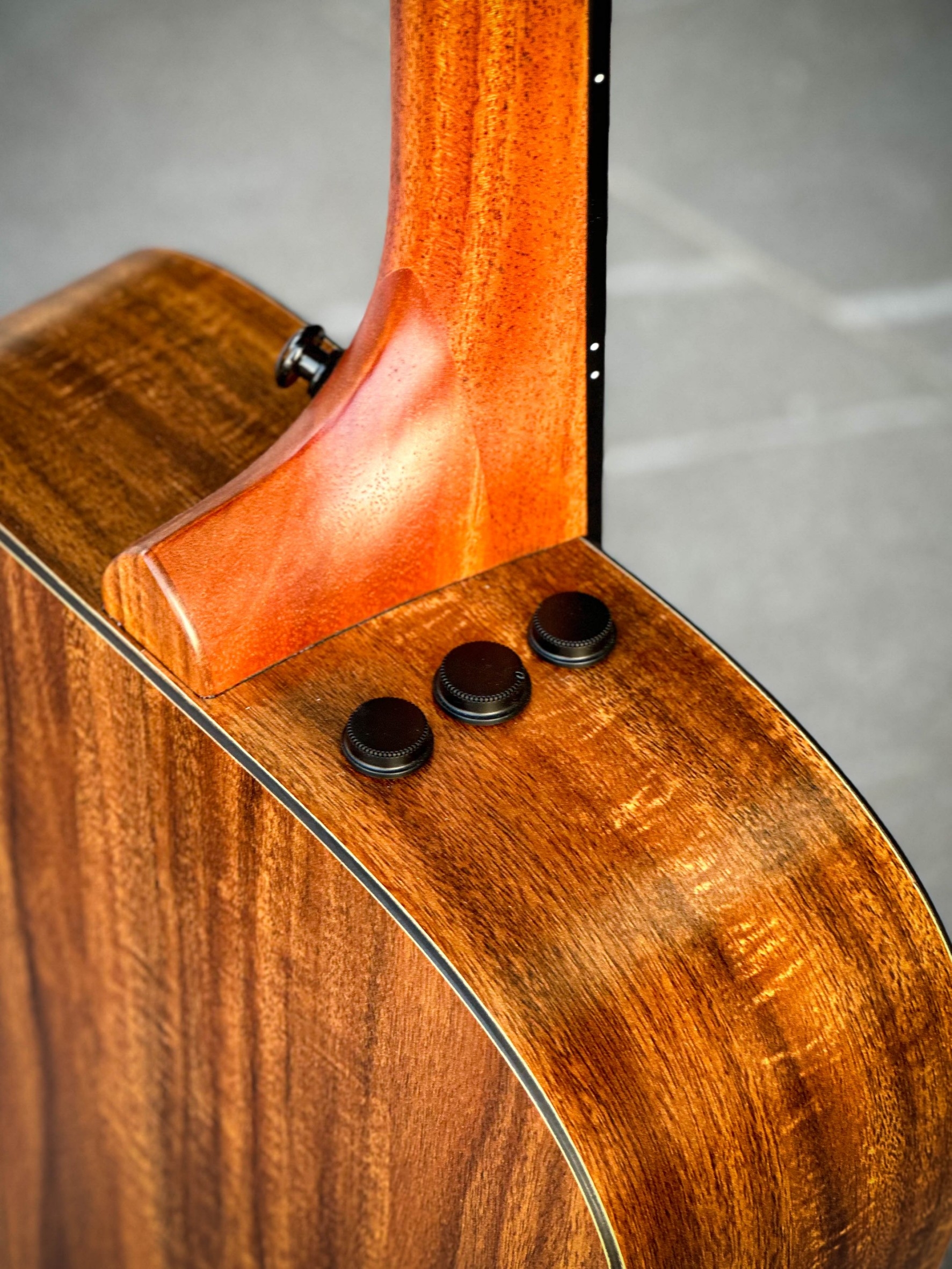 Enya กีต้าร์โปร่งไฟฟ้า ED-X1 ทรงเดรทน็อท ขนาด 41 นิ้ว All KOA HPL ไม้โคอะทั้งตัว ใส่สายเคลือบ D’Addario พร้อมซอฟเคส ของแถมพรีเมียม