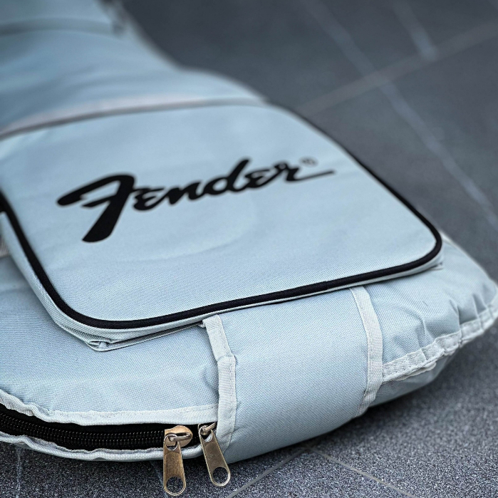 ซอฟเคสกีต้าร์ไฟฟ้า Fender บุฟองน้ำหนา 12 ม. สีเทา ขาดเทาอ่อน พร้อมหูหิ้ว สายสะพาย กระเป๋ากีต้าร์ไฟฟ้า