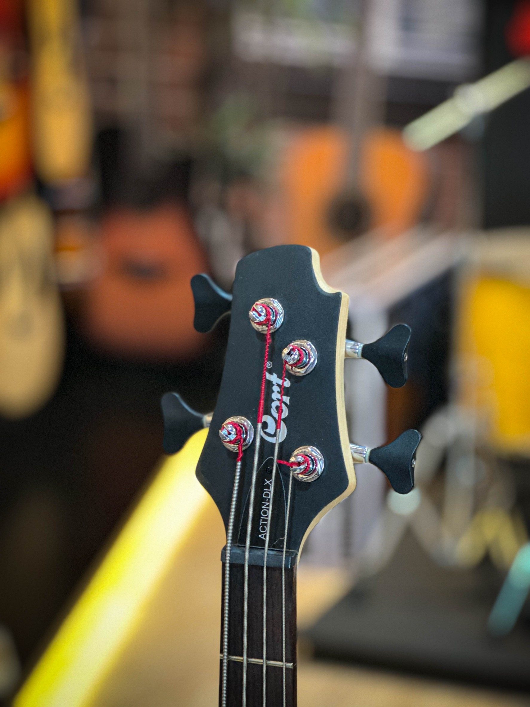 เบสไฟฟ้า Cort Action Deluxe เบสไฟฟ้า 4 สาย Active Bass เซตตู้แอมป์ TB-15 สี Grey ฟรี สายแจ็ค