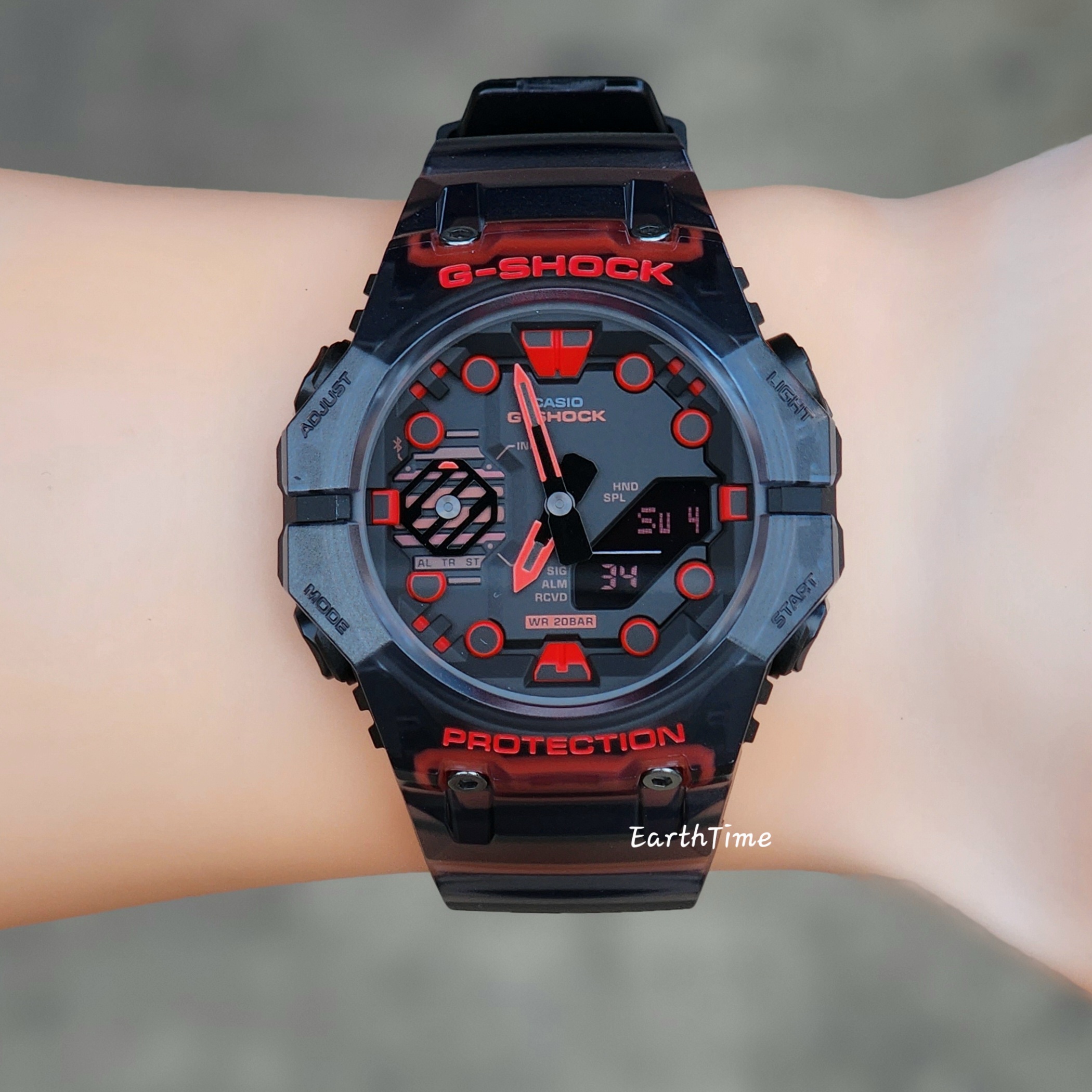GA-B001G-1A l Carbon Core Guard and Bluetooth l GA-B001 Series l G-SHOCK