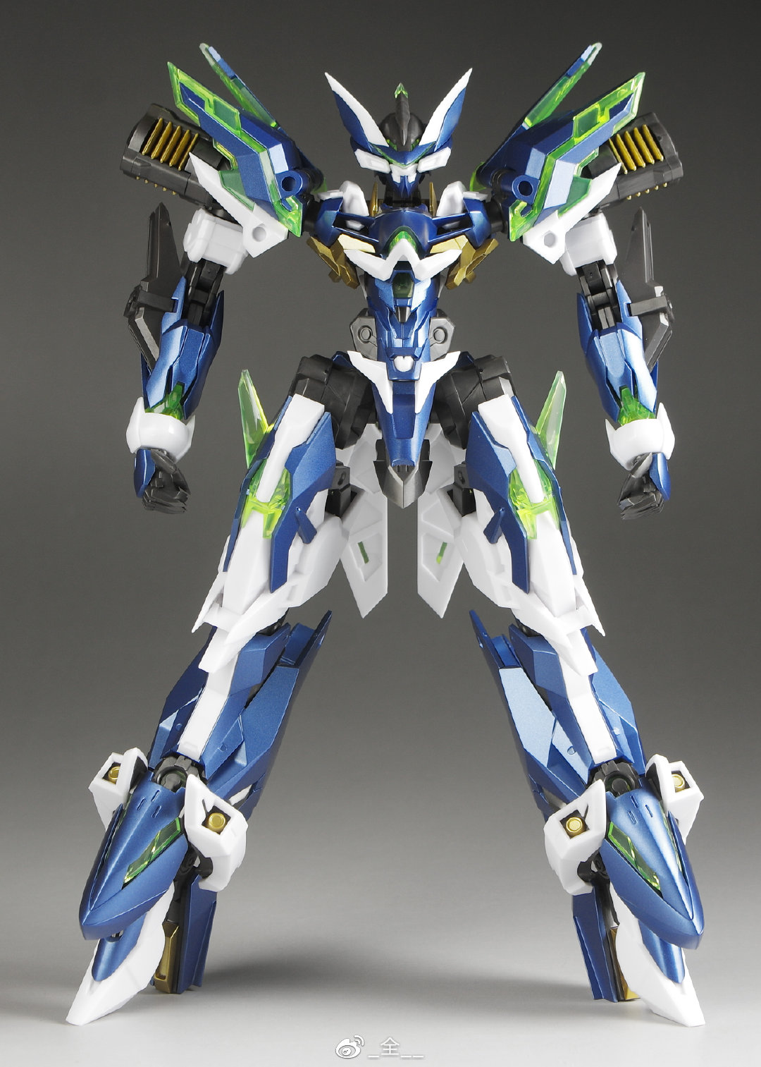 (Howling Star) 1/100 CZ-12A NEBULA