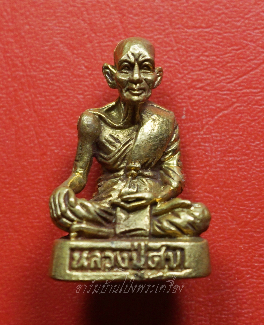 หลวงปู่ศุข วัดปากคลองมะขามเฒ่า รุ่นสร้างเขื่อน ปี๒๕๕๙ เนื้อฝาบาตร(องค์ที่1)