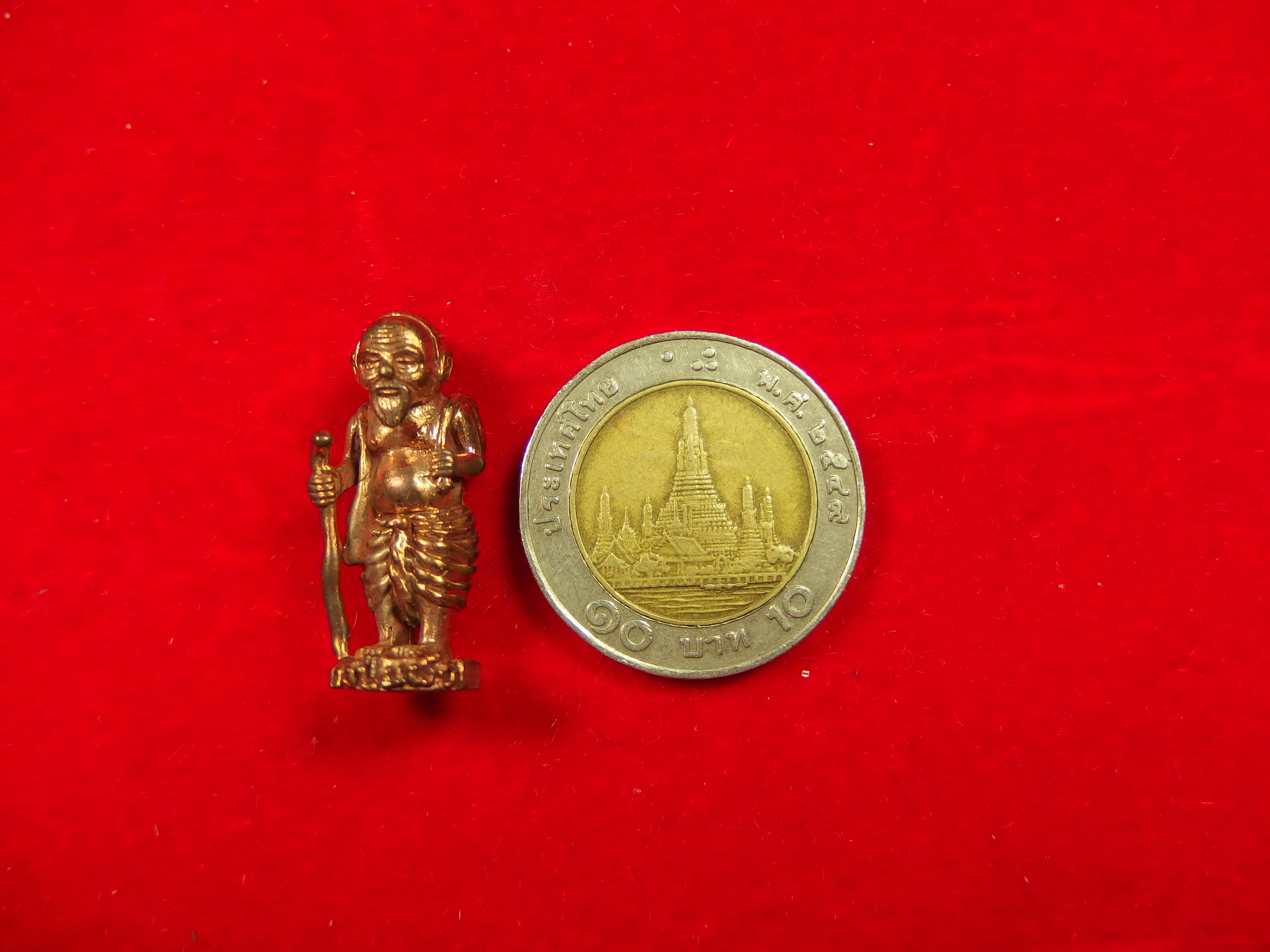 หลวงปู่แผ้ว วัดรางหมัน รูปหล่อชูชก เนื้อนวะ ปี๒๕๕๑ ตอกเลข๔๗(องค์ที่3)