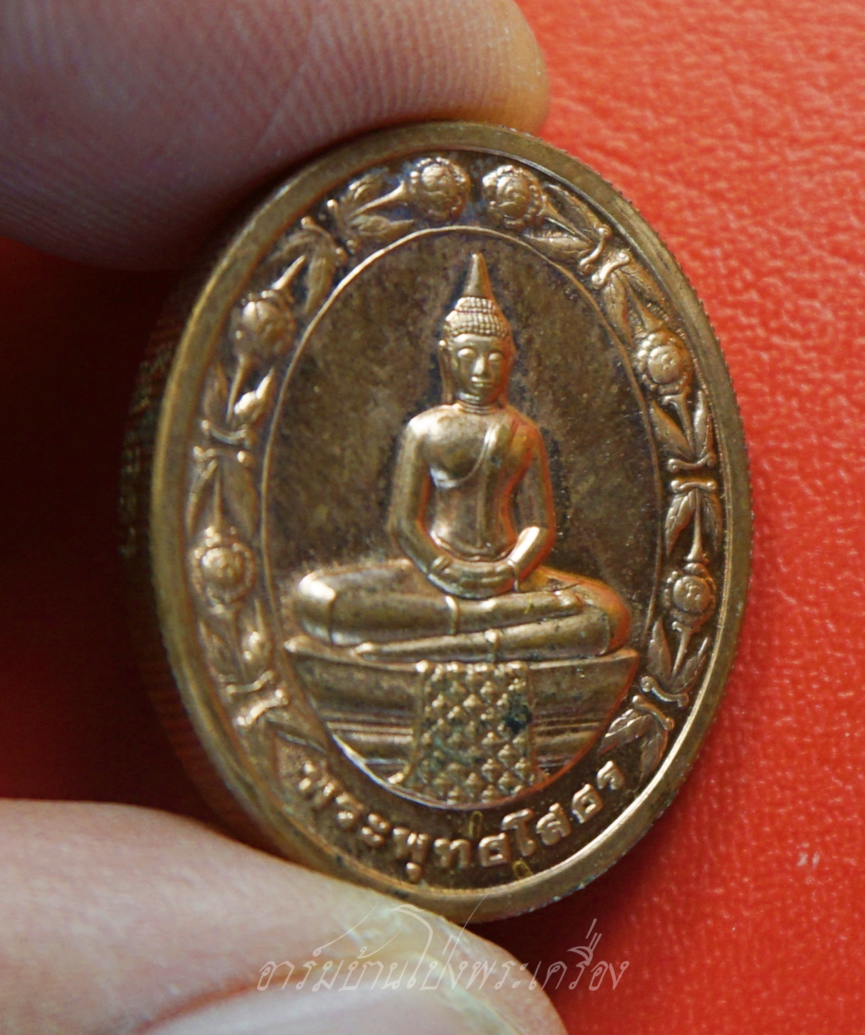 หลวงพ่อโสธร วัดโสธรวรารามวรวิหาร จ.ฉะเชิงเทรา พิมพ์สองหน้า ปี๒๕๔๒ เนื้อทองแดงขัดเงา รันหมายเลข(องค์ที่1)