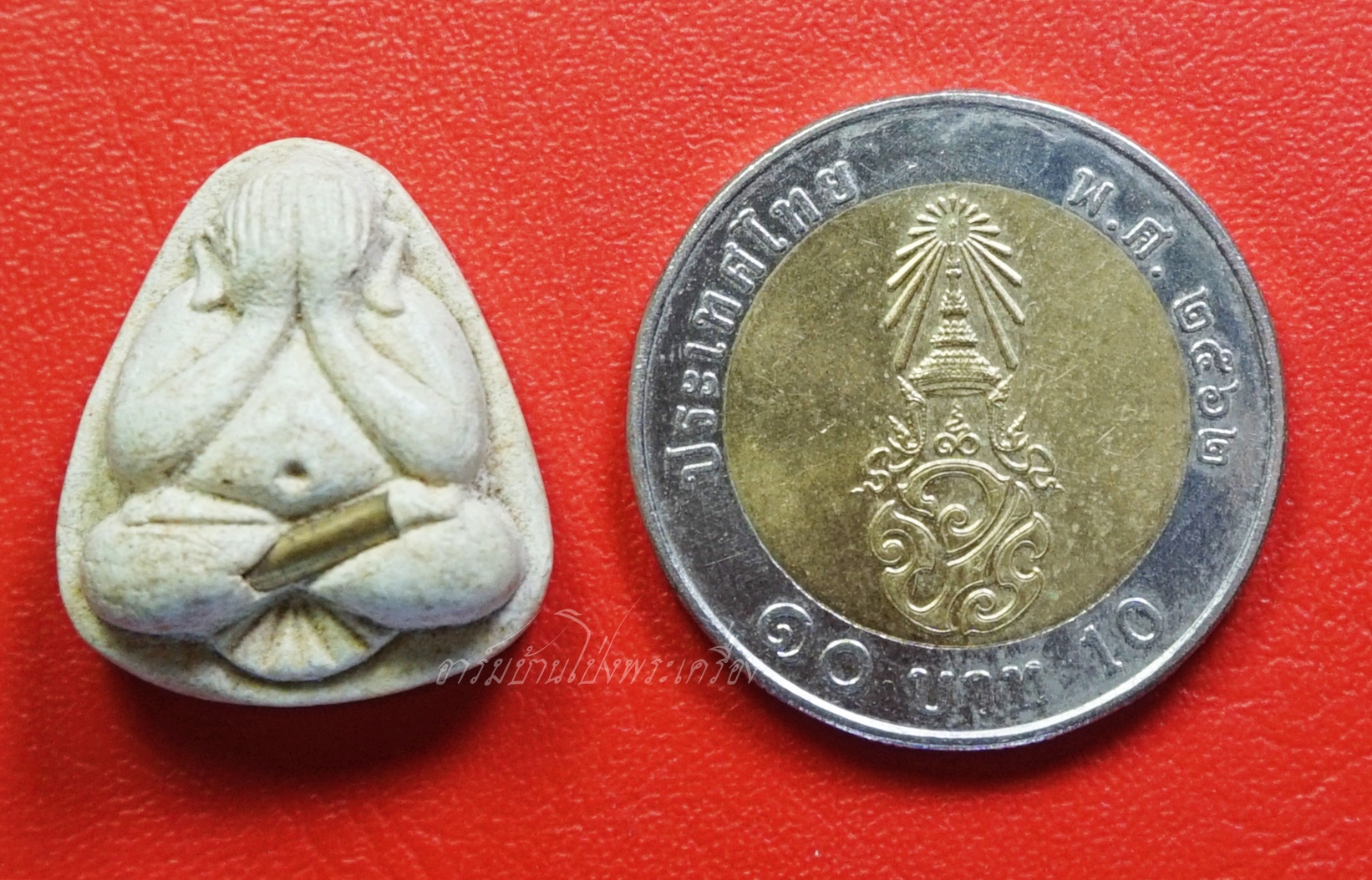 พระปิดตา หลวงพ่อคูณ ปี๒๕๓๖ เนื้อผงสีขาว ฝังตะกรุด(องค์ที่1)