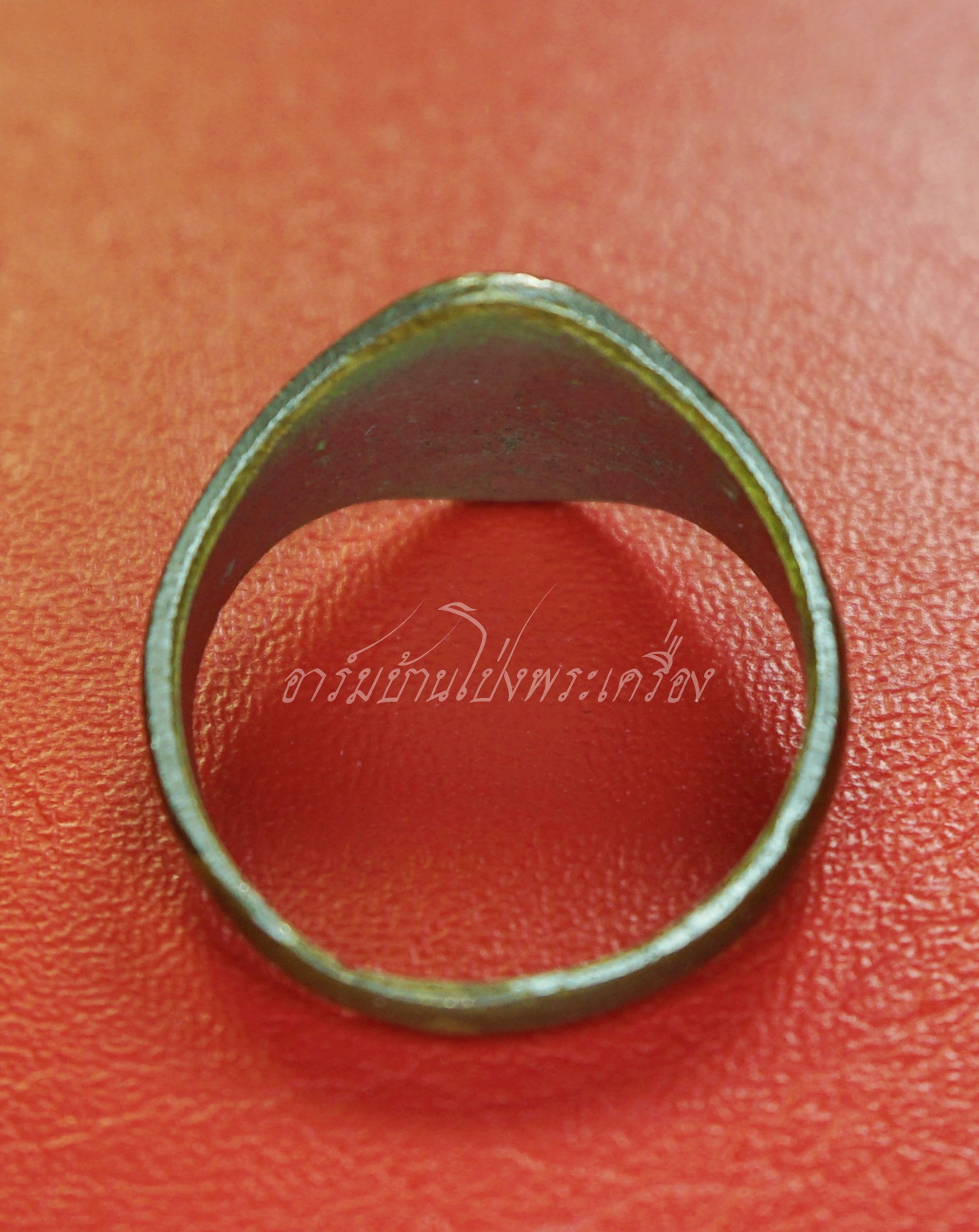 หลวงพ่อขอม วัดไผ่โรงวัว แหวน เนื้อกะไหล่เงิน(องค์ที่1)