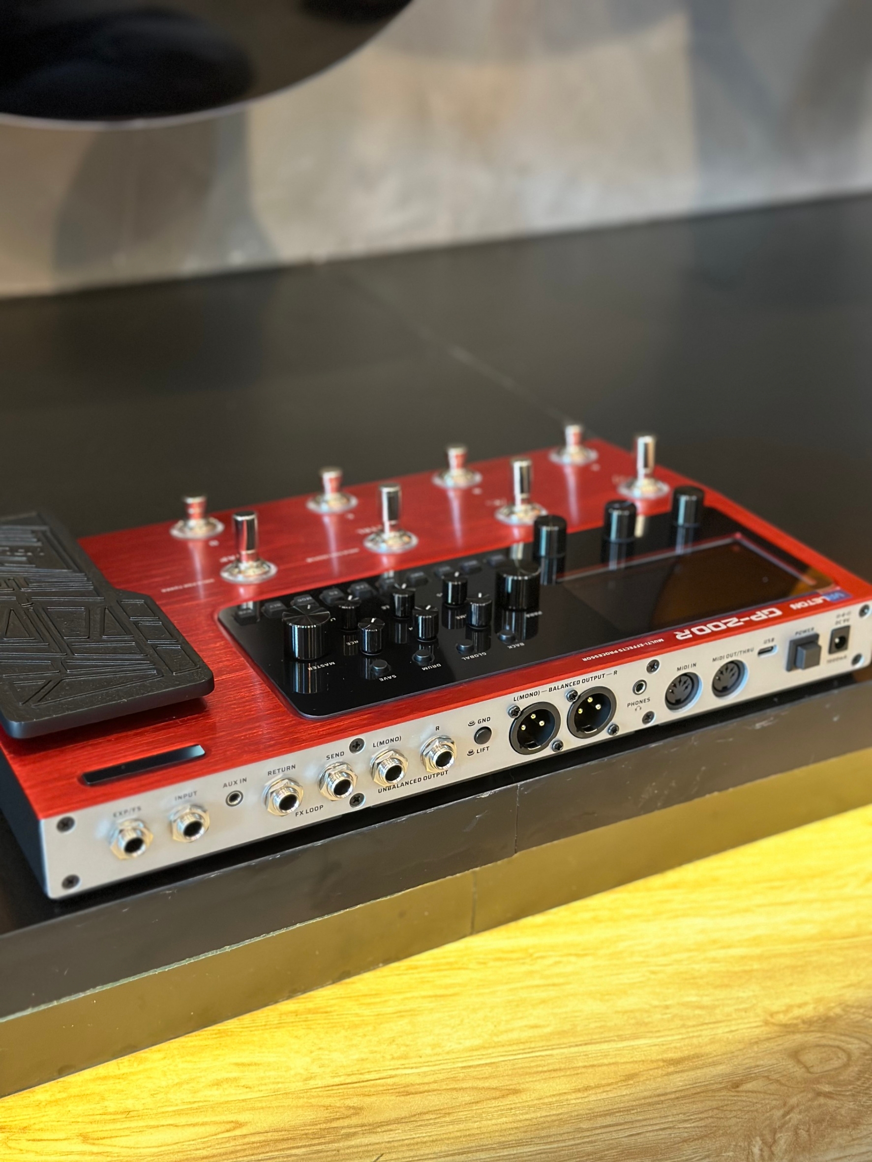 มัลติเอฟเฟค เอฟเฟค VALETON รุ่น GP-200R เอฟเฟคกีต้าร์ สี Red ฟังก์ชั่นการใช้งานครบครัน + ประกันศูนย์