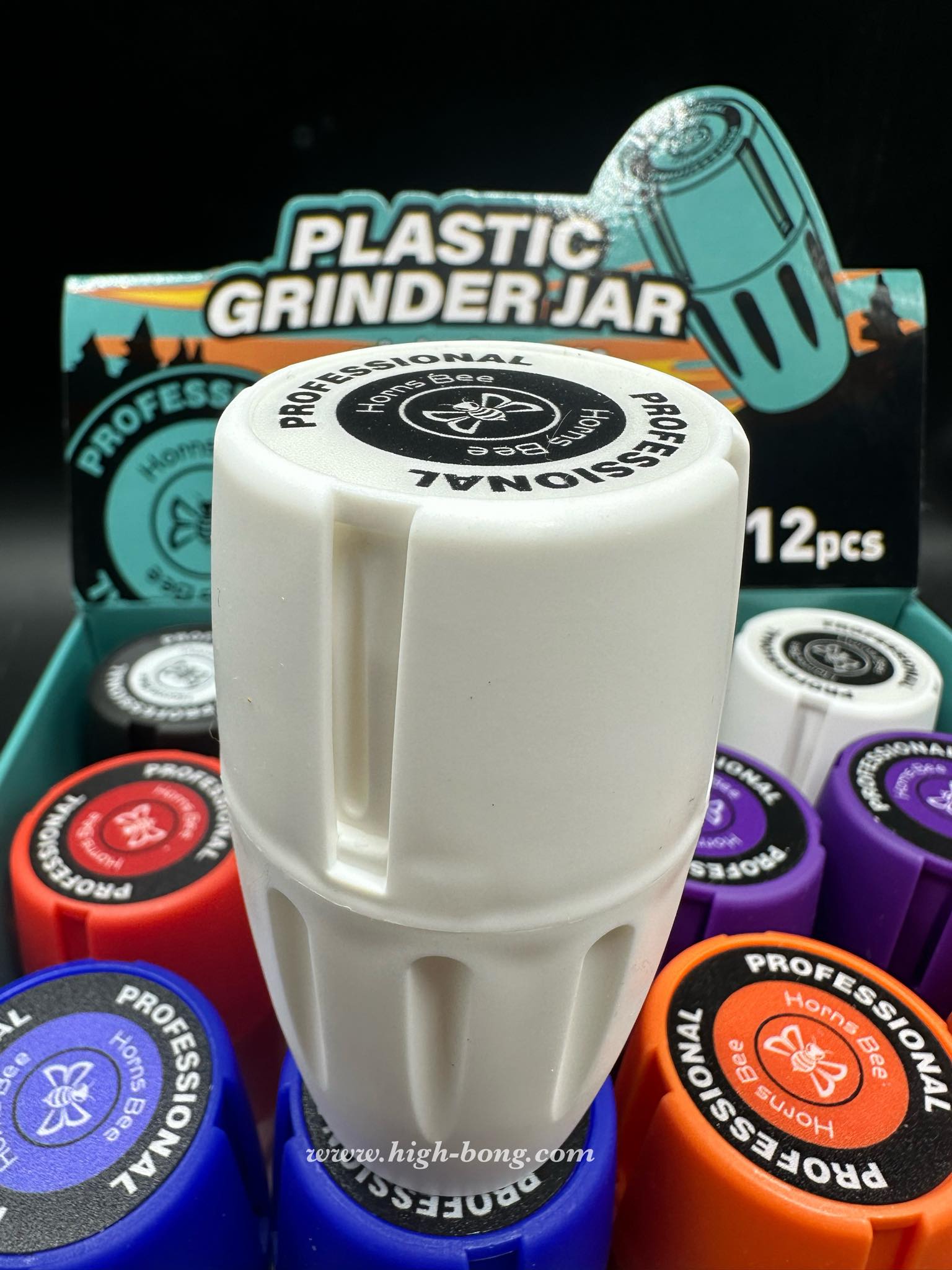 เครื่องบดสมุนไพรทรงถังโอ๊ค Plastic Grinders Jar (ขาว)