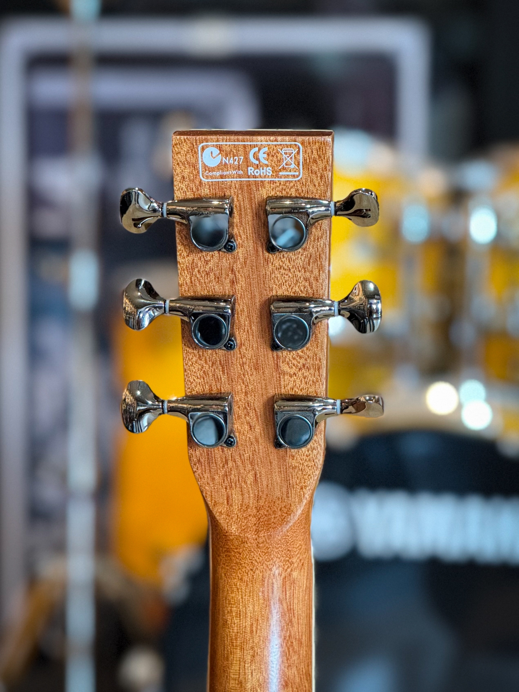 Kama กีต้าร์โปร่ง K-4114JF หน้าไม้แท้ 41 นิ้ว เสียงกังวาล เสียงใส เคลือบด้านกึ่งเงา ฟรี กระเป๋า ปิ๊ก4 ใบคอร์ด ประแจ