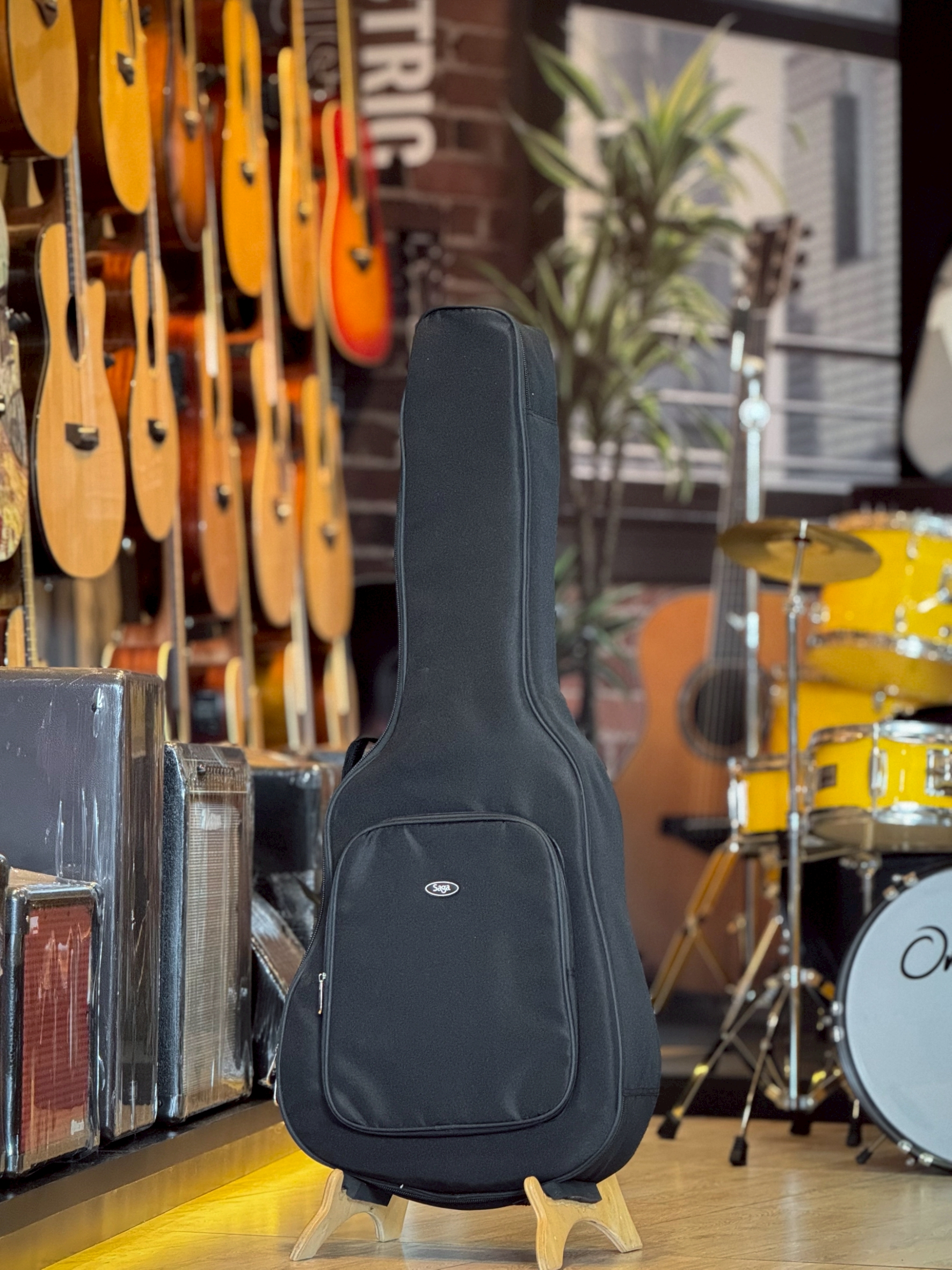 กีต้าร์โปร่ง Saga GS700 NA 36 นิ้ว ทัชชิ่งจับง่าย หน้าไม้แท้ พร้อม พร้อม ปิ๊ก ประแจ คาโป้ จูนเนอร์