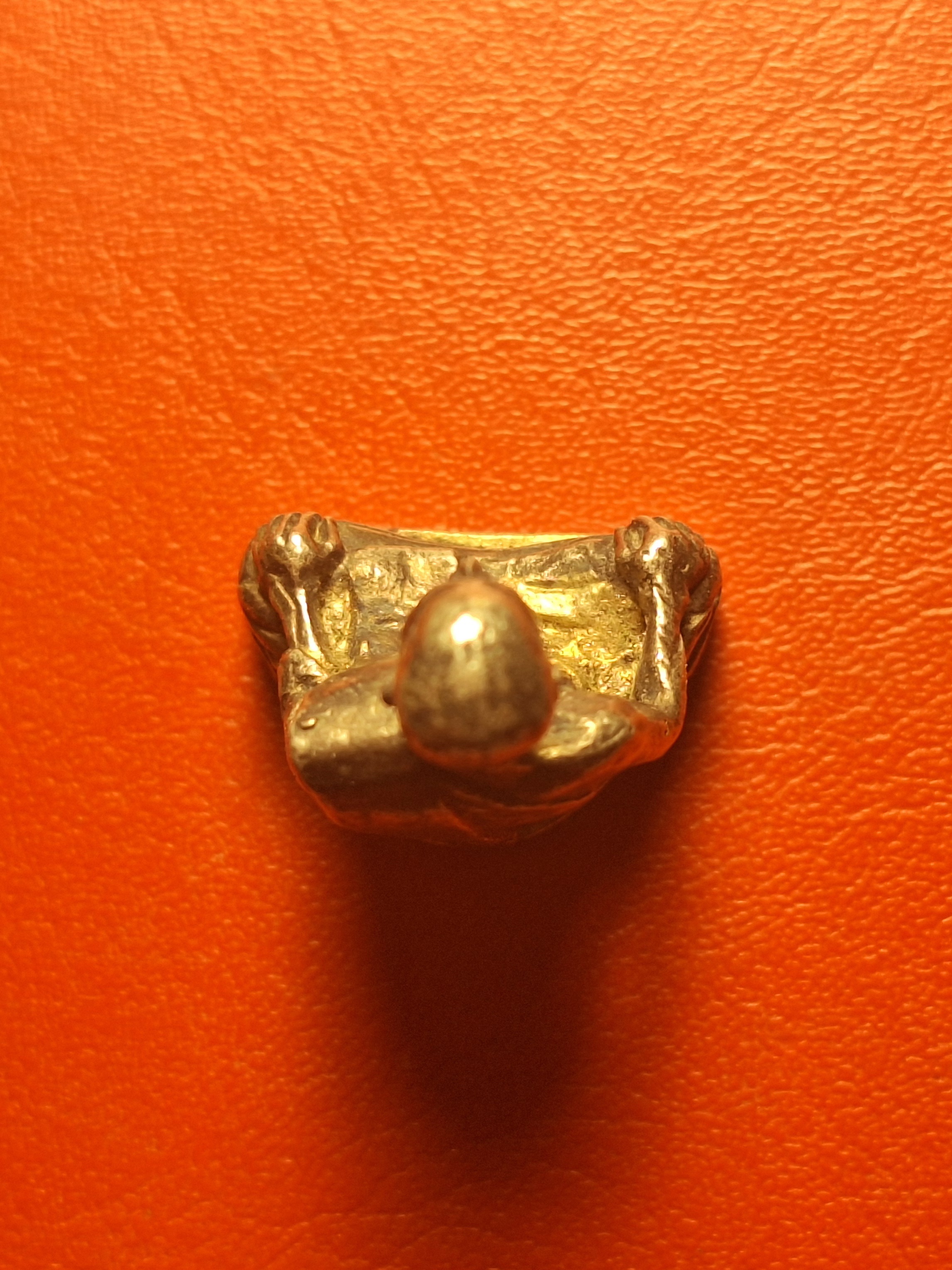 พระอธิการบัว วัดเขาแดน รูปหล่อ เนื้อเงิน(องค์ที่1)