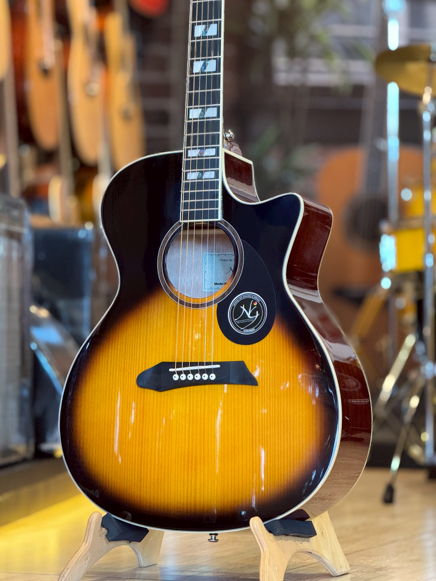 กีต้าร์โปร่ง / โปร่งไฟฟ้า NG Guitar Start (N1 NA/SB) Top Solid เคลือบเงา ครบซ็ต กระเป๋า ปิ๊ก 2 ประแจ คู่มือ