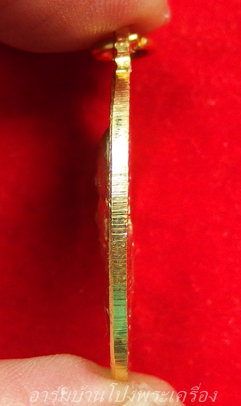 หลวงปู่บุญ วัดวังมะนาว ปี๒๕๑๙ ที่ระลึกในงานสร้างโบสถ์ เนื้อกะไหล่ทอง(องค์ที่1)