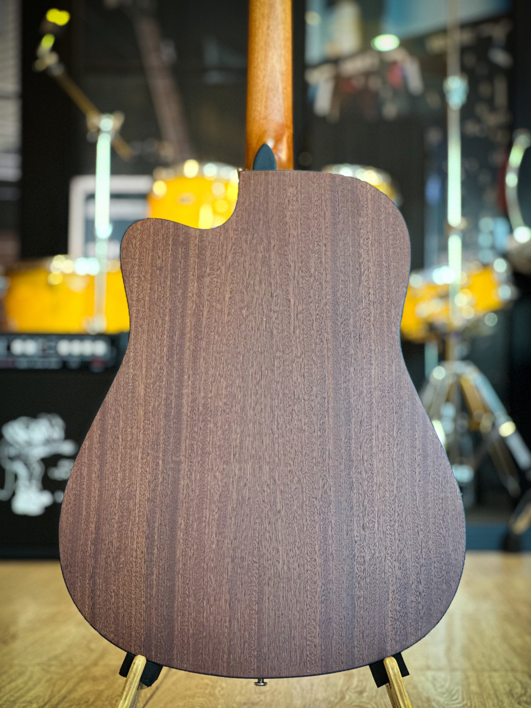 กีตาร์โปร่งไฟฟ้า Martin lee L4114 กีต้าร์โปร่ง ขนาด 41 นิ้ว ฟรี กระเป๋า ปิ๊ก4อัน ใบคอร์ด