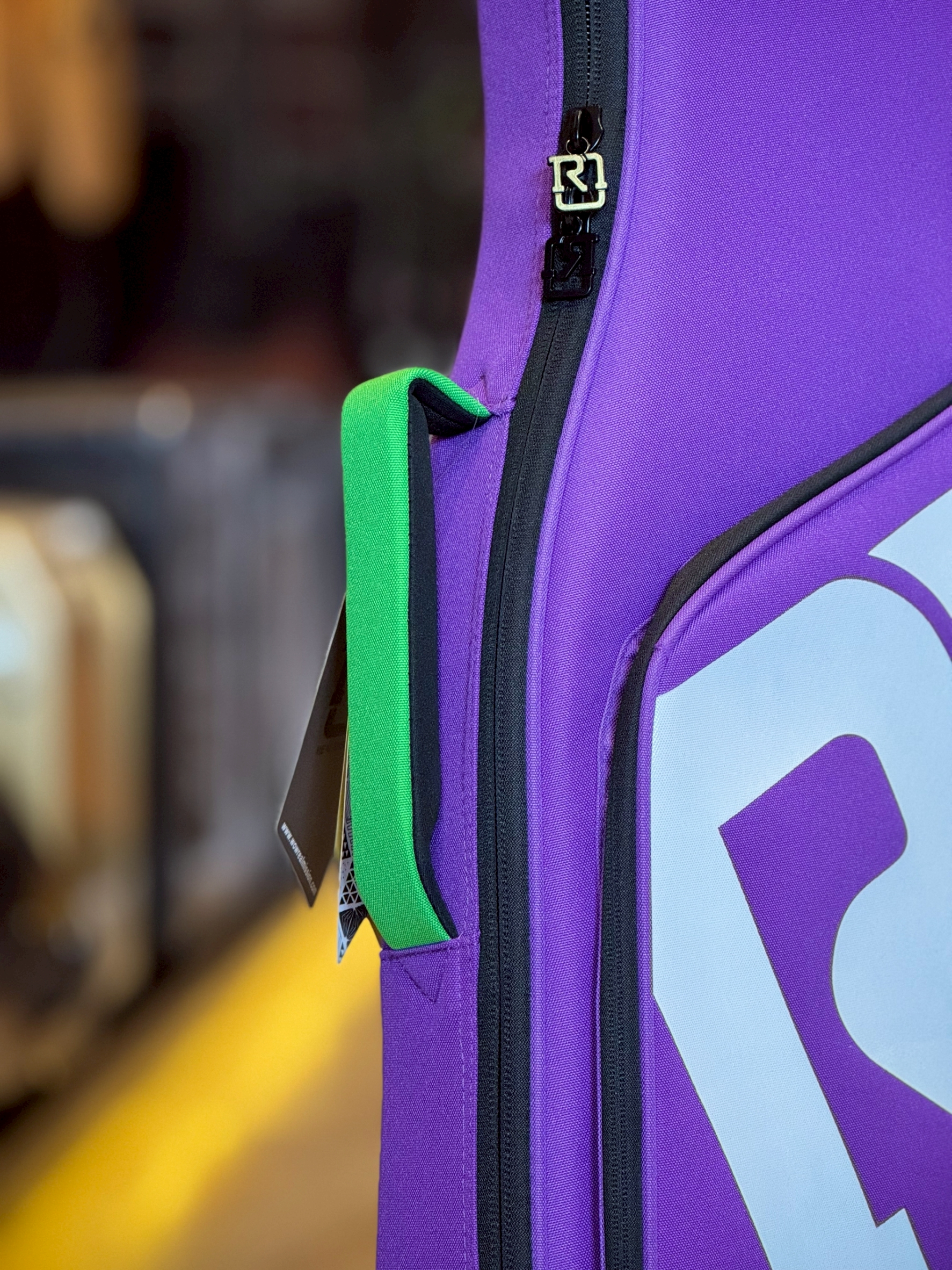 Real Mission สีม่วง ซอฟเคสกีตาร์ไฟฟ้า Soft Case กระเป๋ากีตาร์ไฟฟ้า ป้องกันการกระแทกได้ดี วัสดุกันน้ำ งานหนามาก