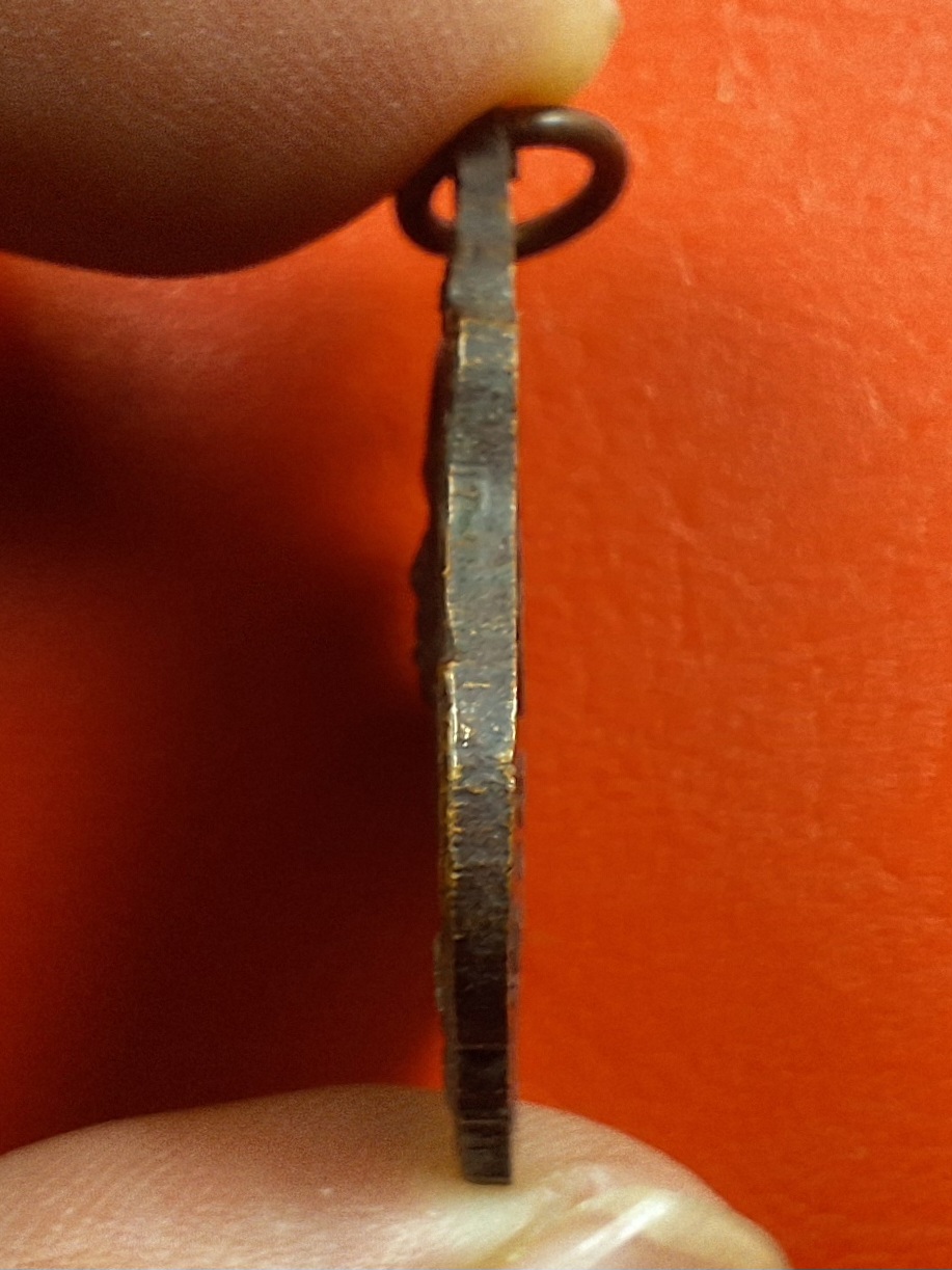 หลวงพ่อทองดี วัดคูหาสวรรค์ รุ่นแรก จัดสร้างปี๒๕๑๙ แจกในงานสร้างศาลาการเปรียญ ปี๒๕๒๒ เนื้อทองแดงรมดำ(องค์ที่1)